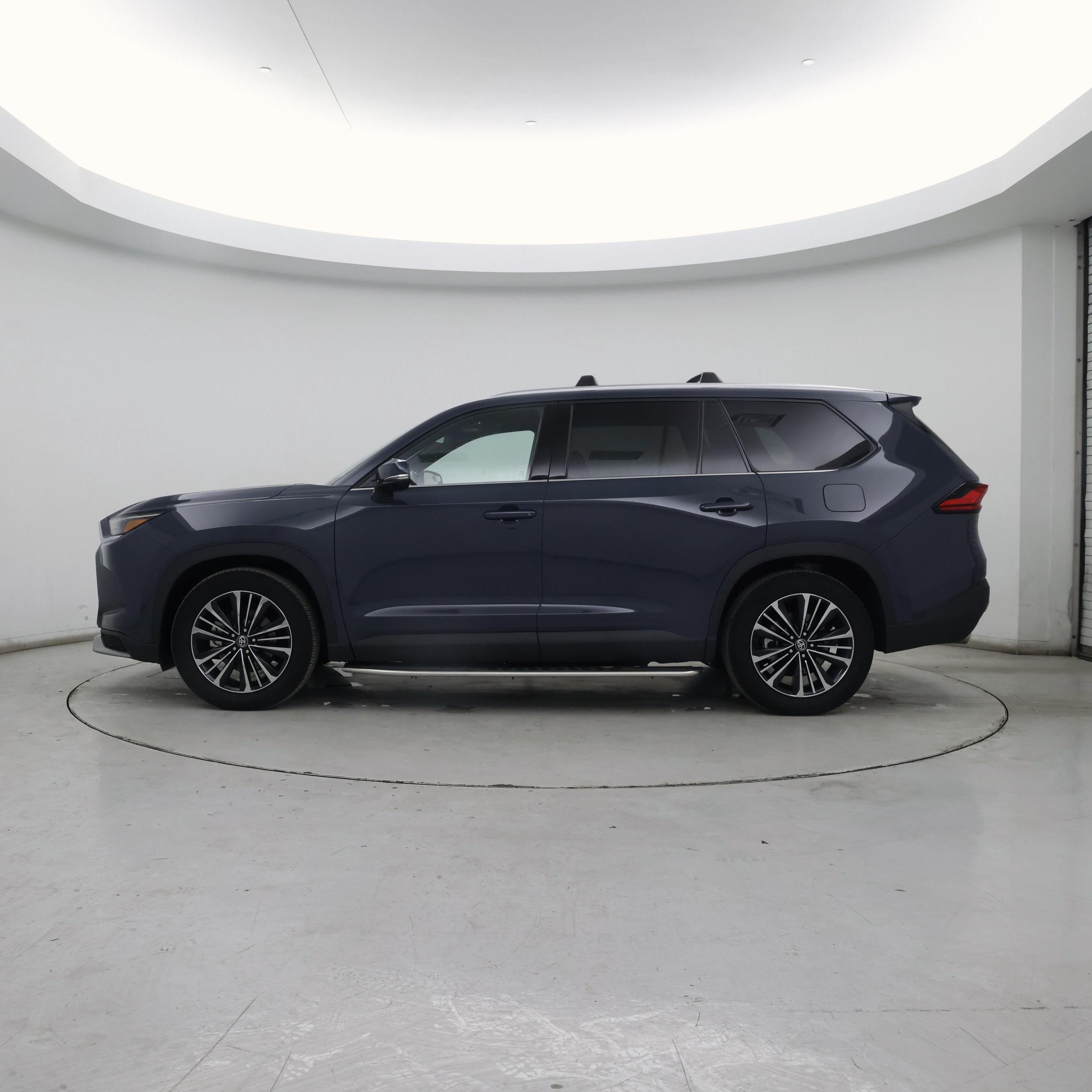 Thumbnail: 2024 Toyota Highlander - 3