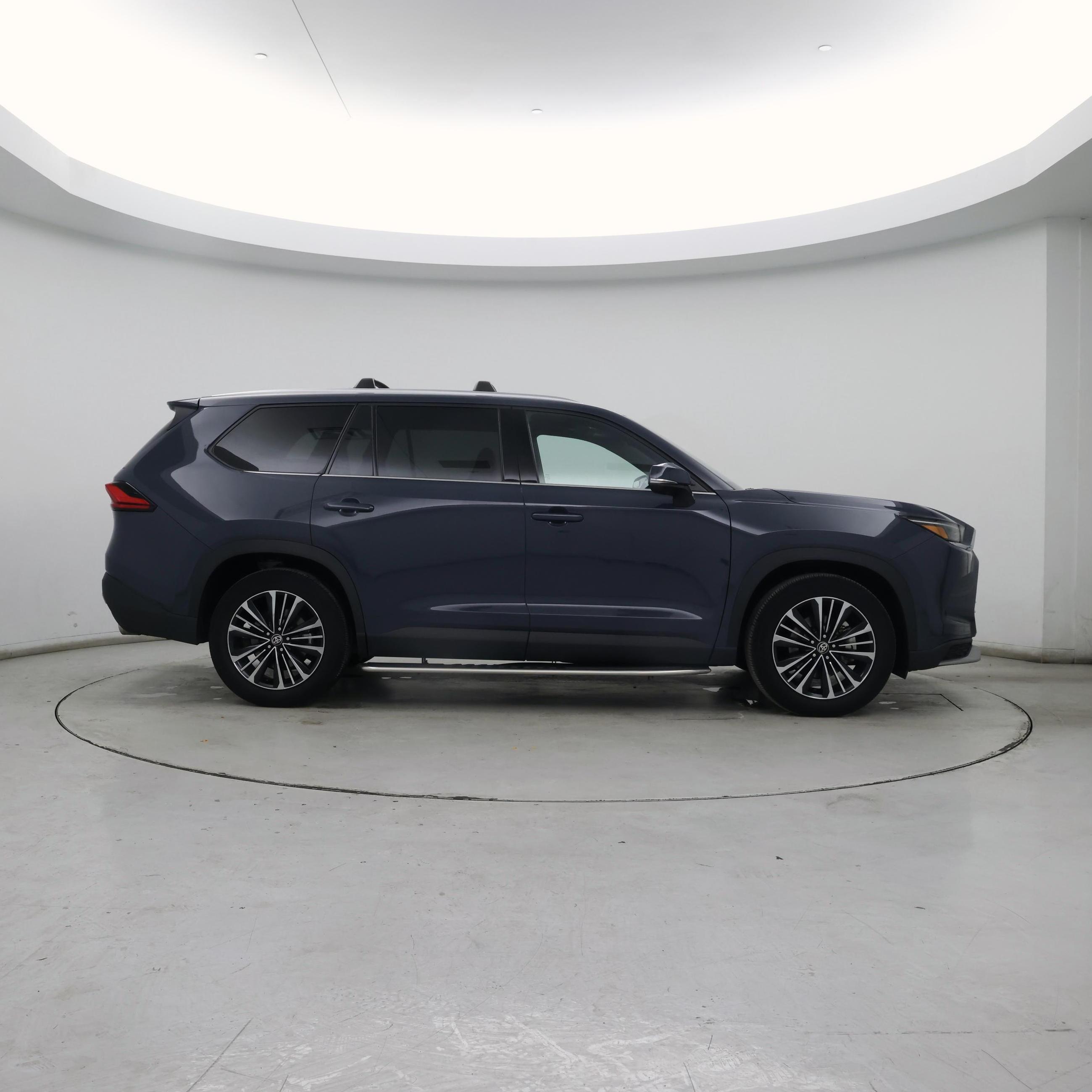 Thumbnail: 2024 Toyota Highlander - 7