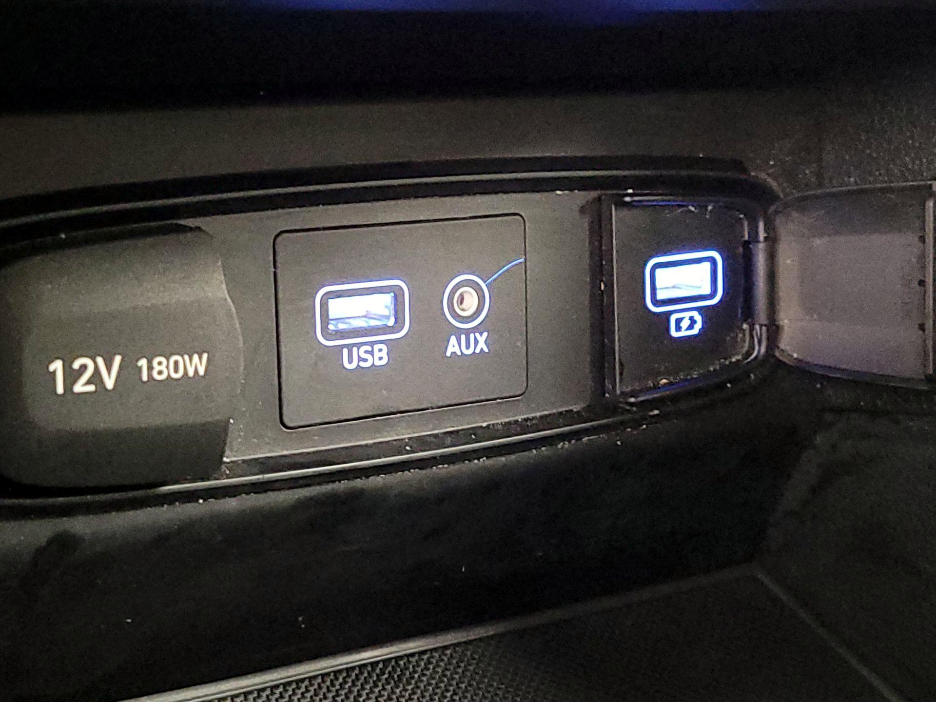 Thumbnail: 2019 Hyundai Santa Fe - 18