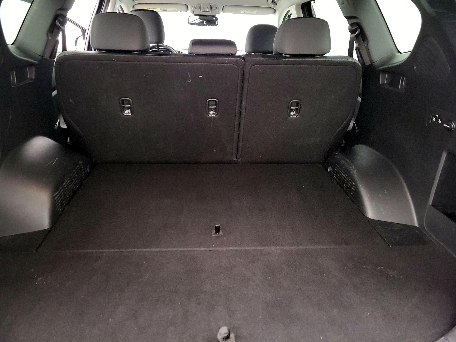 Thumbnail: 2019 Hyundai Santa Fe - 20