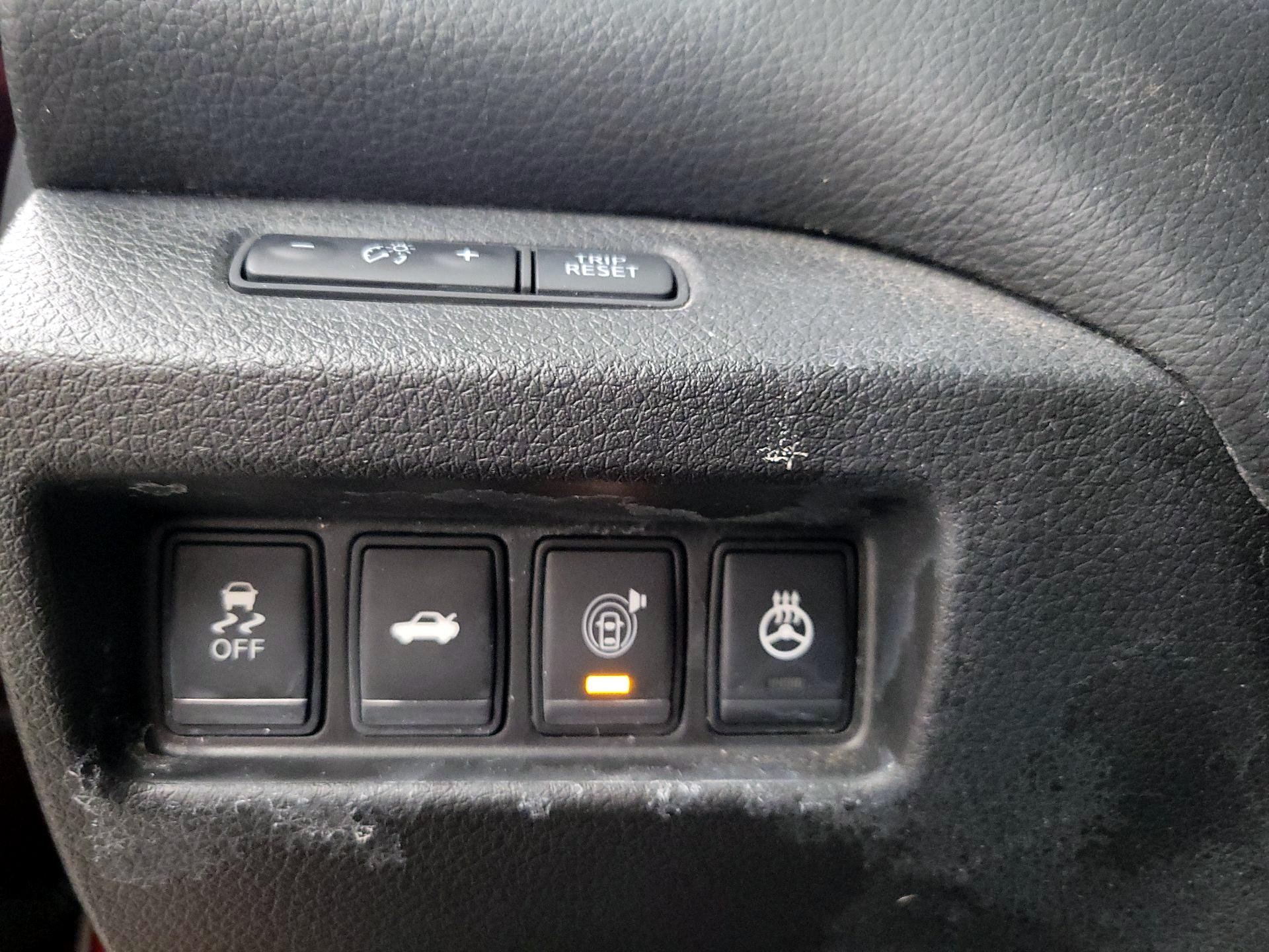 Thumbnail: 2014 Nissan Altima - 13