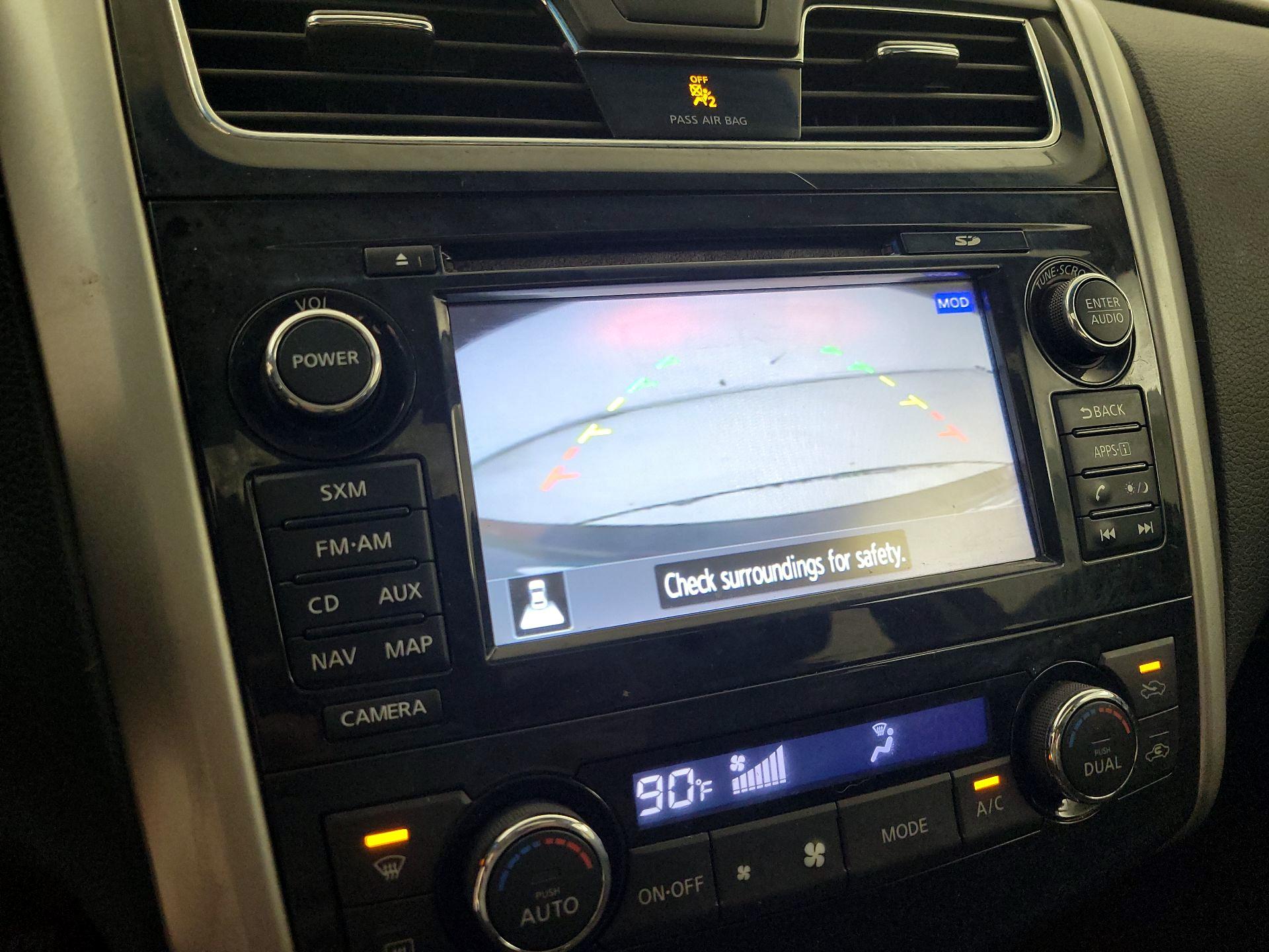 Thumbnail: 2014 Nissan Altima - 14