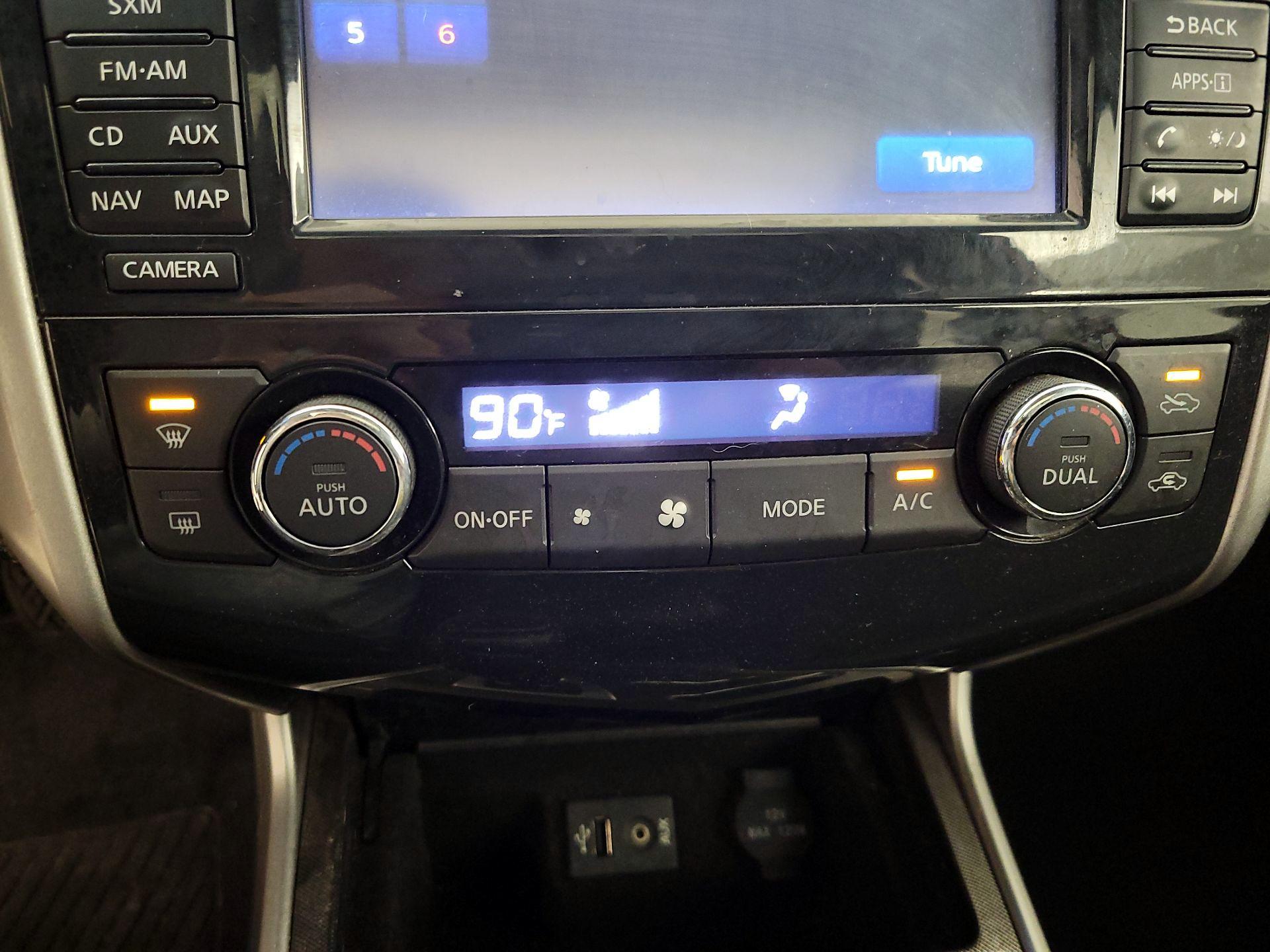 Thumbnail: 2014 Nissan Altima - 16