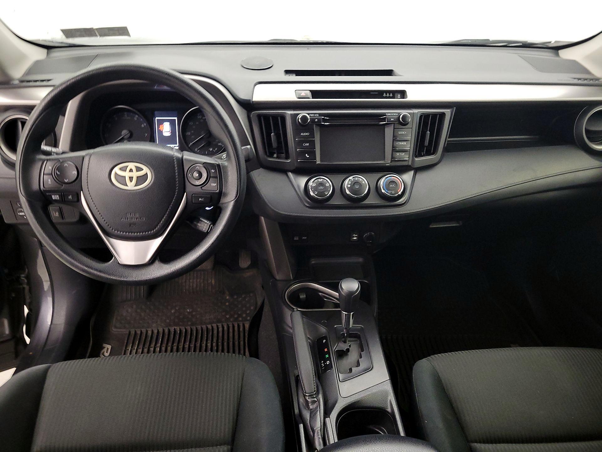 Thumbnail: 2018 Toyota RAV4 - 9