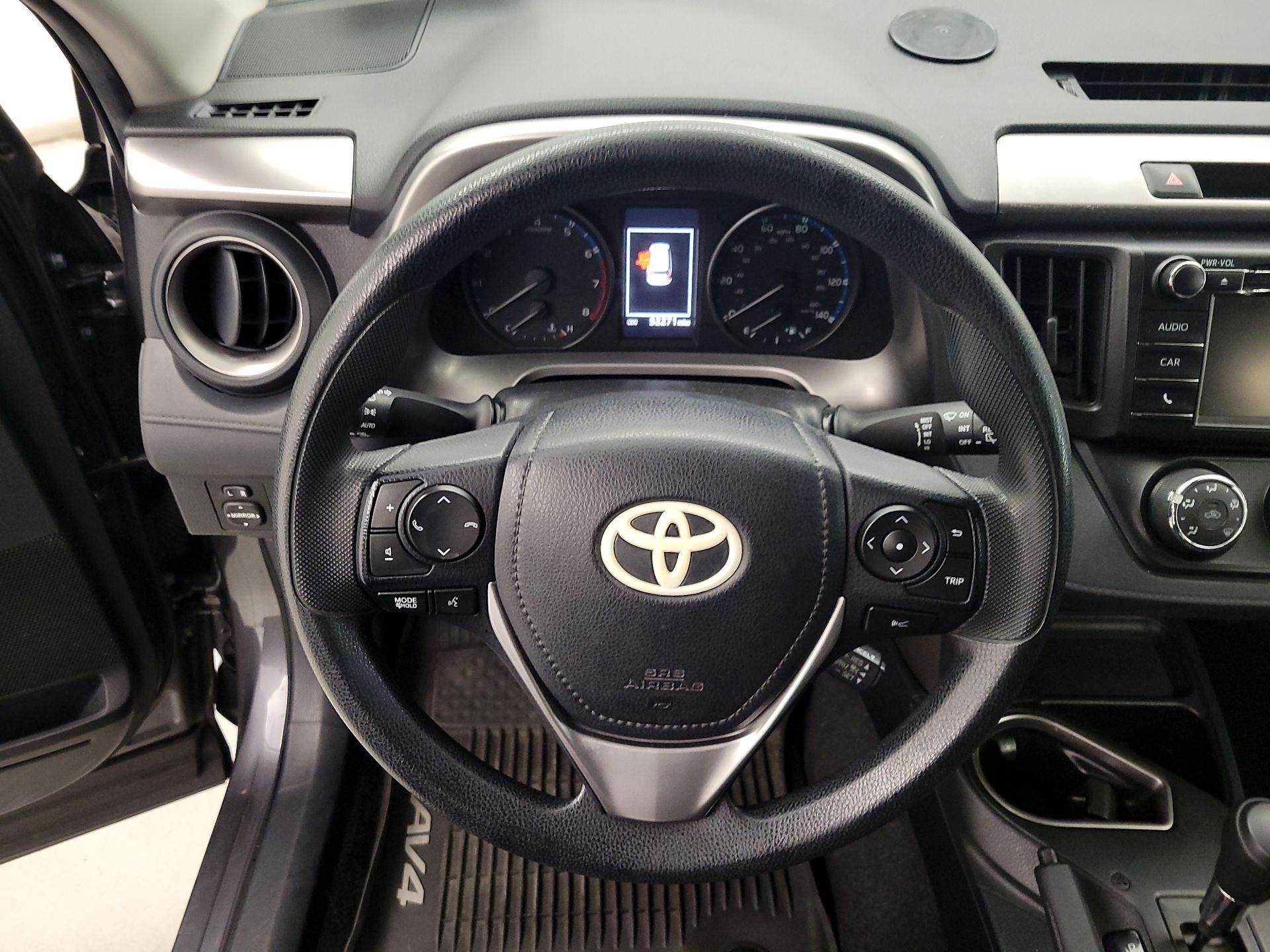 Thumbnail: 2018 Toyota RAV4 - 10