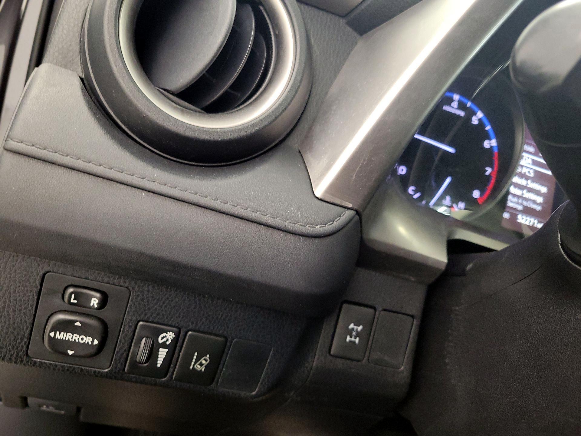 Thumbnail: 2018 Toyota RAV4 - 13