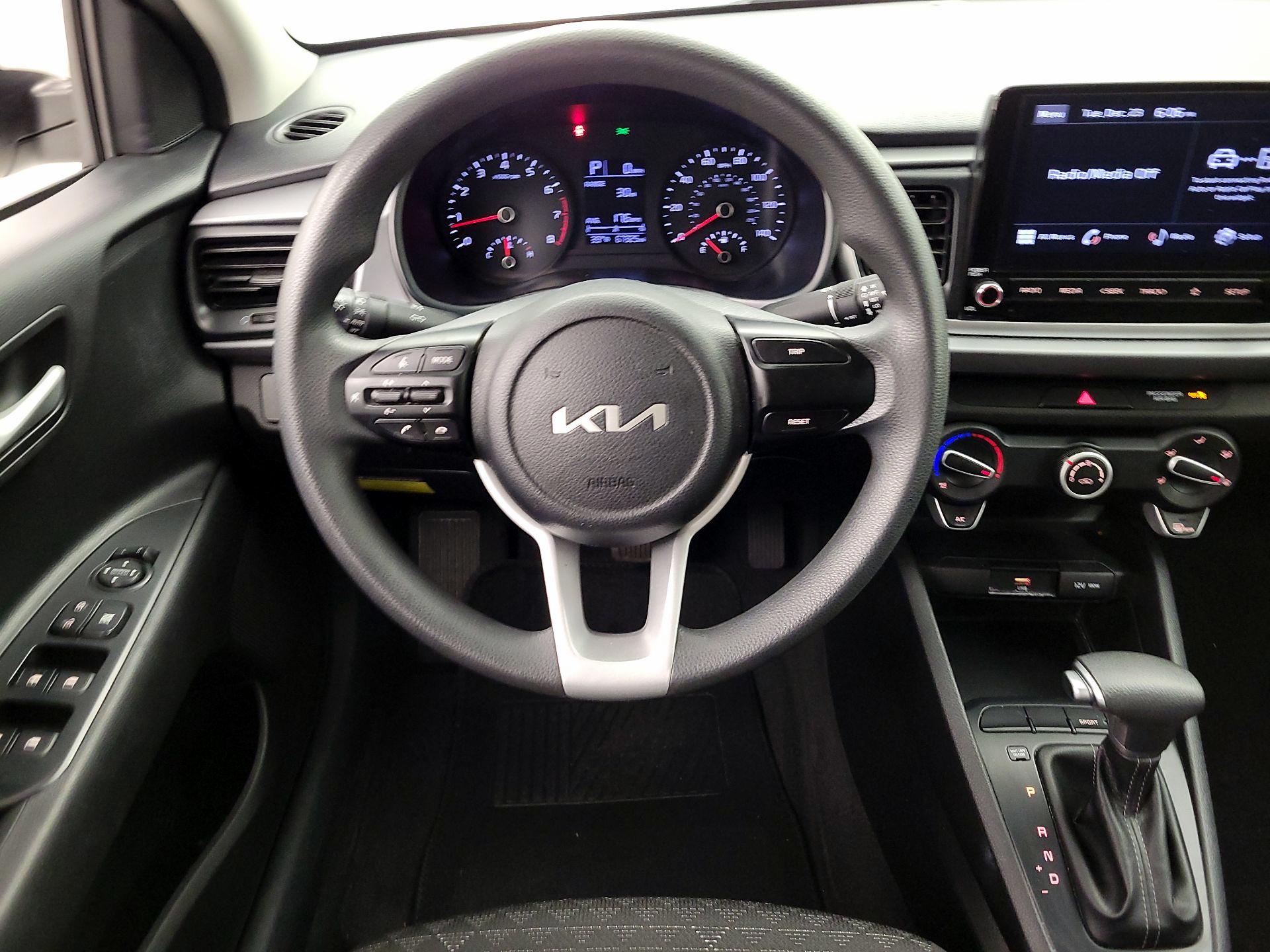 Thumbnail: 2022 Kia Rio - 10