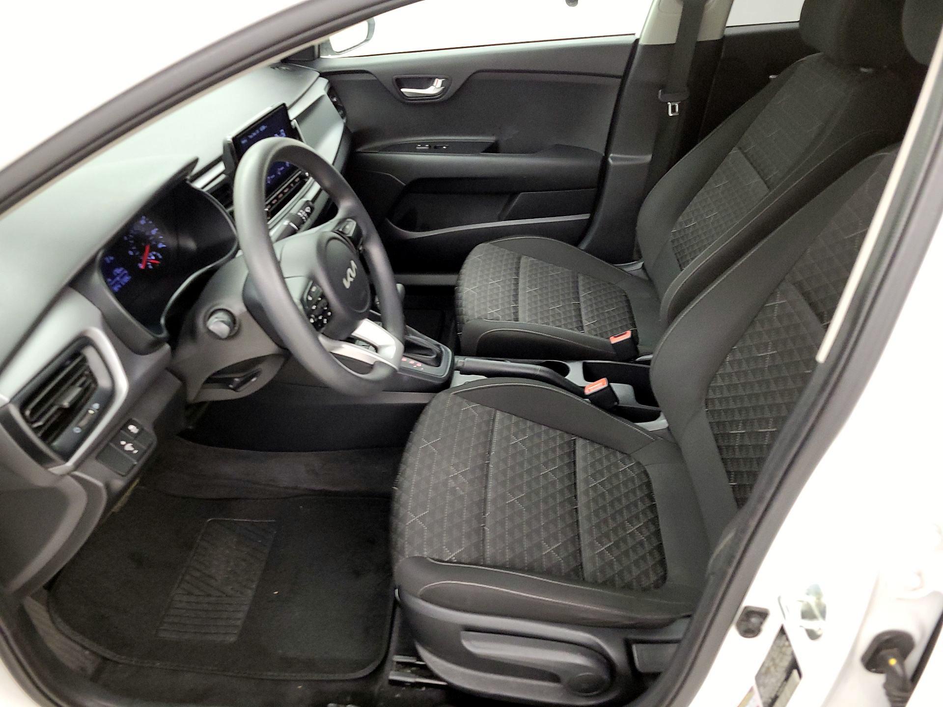 Thumbnail: 2022 Kia Rio - 11