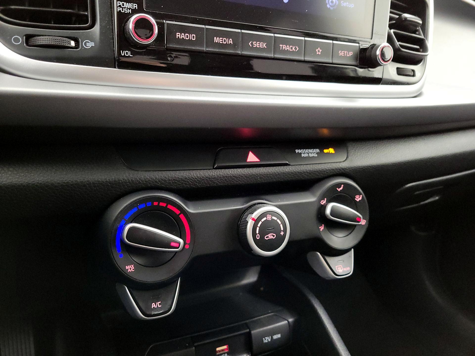 Thumbnail: 2022 Kia Rio - 16