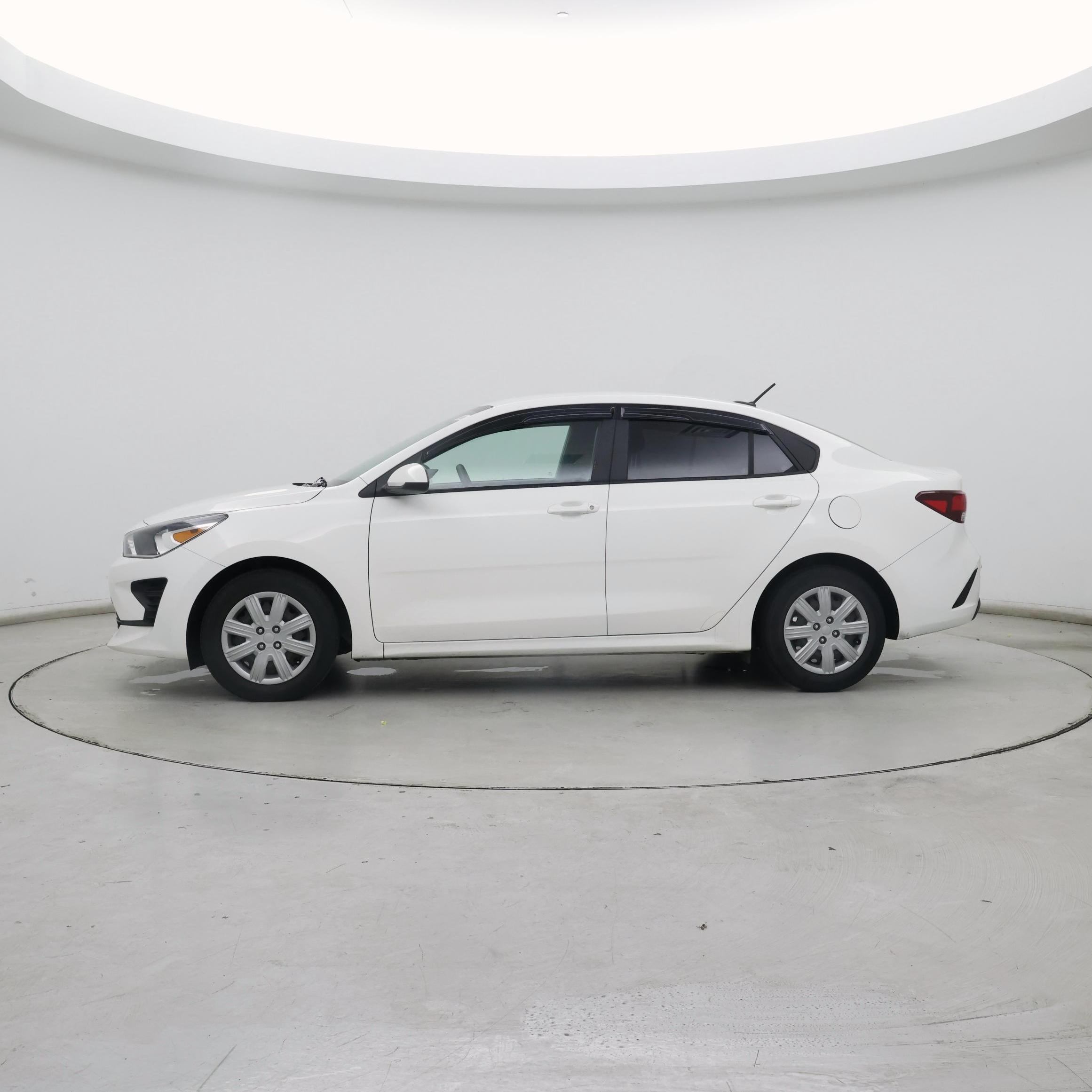 Thumbnail: 2022 Kia Rio - 3