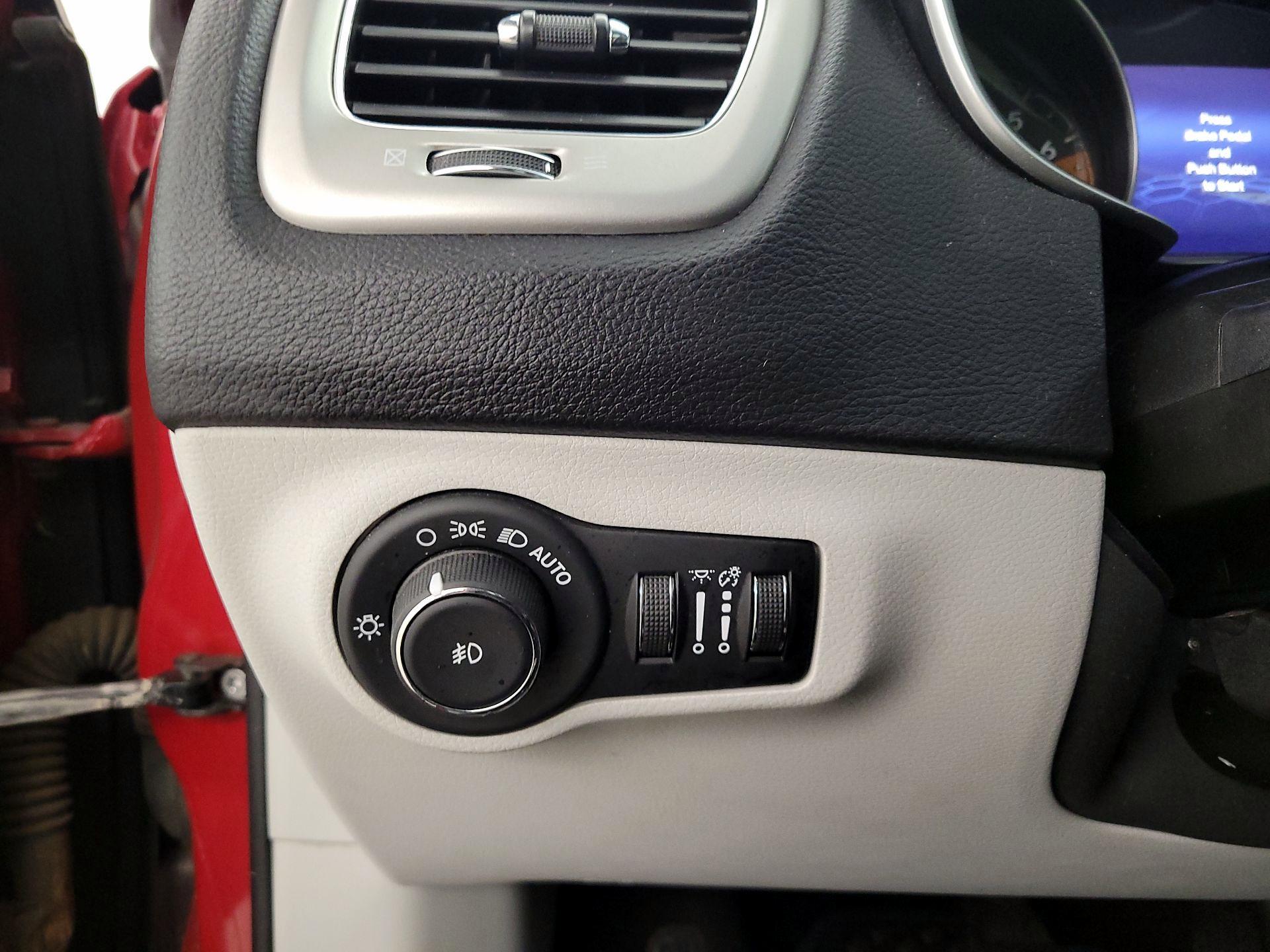 Thumbnail: 2019 Jeep Compass - 13