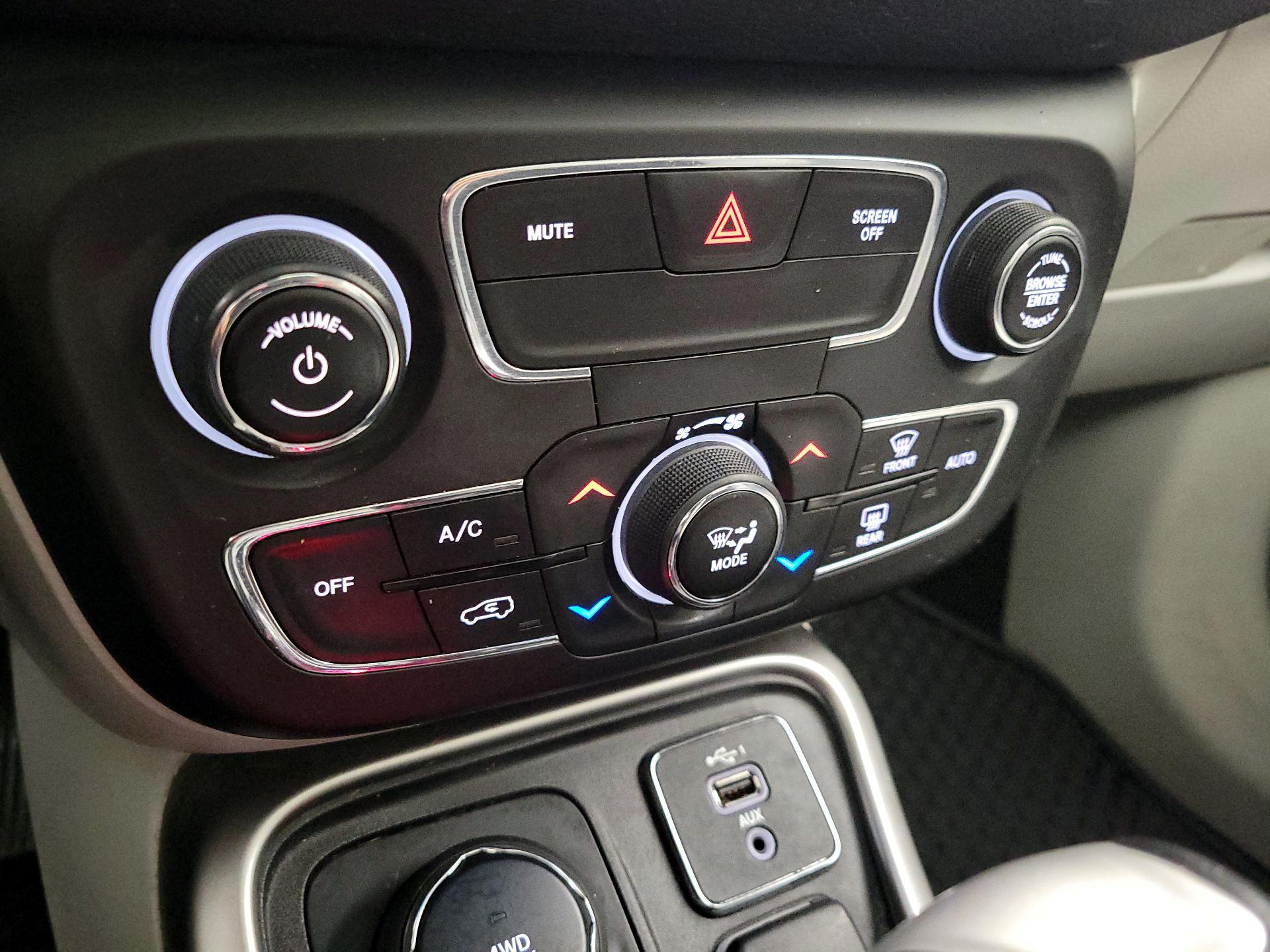 Thumbnail: 2019 Jeep Compass - 17