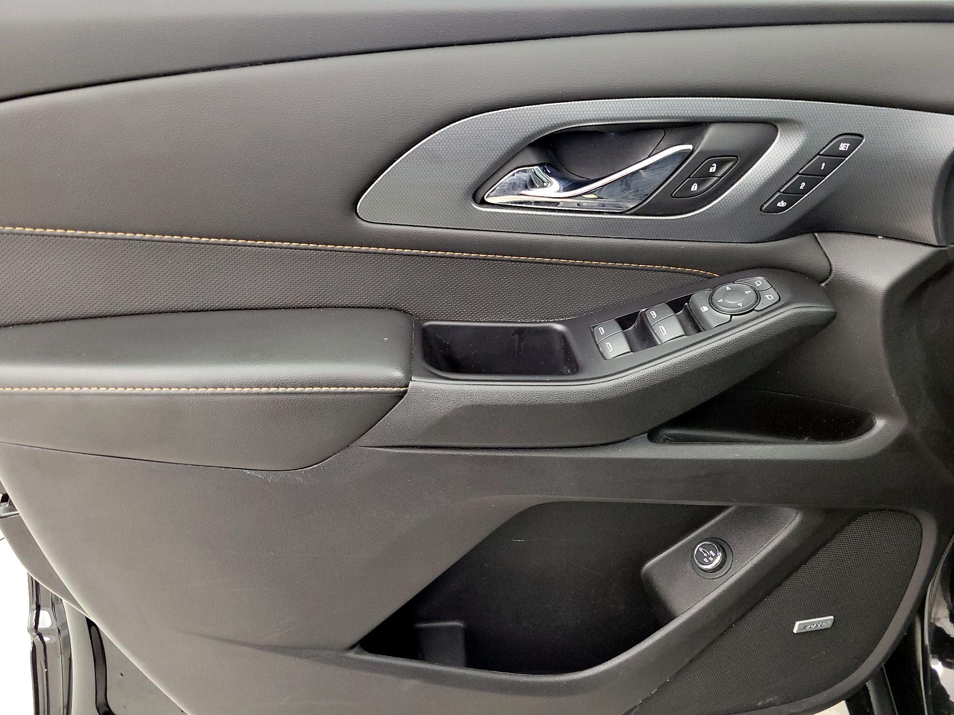 Thumbnail: 2020 Chevrolet Traverse - 12