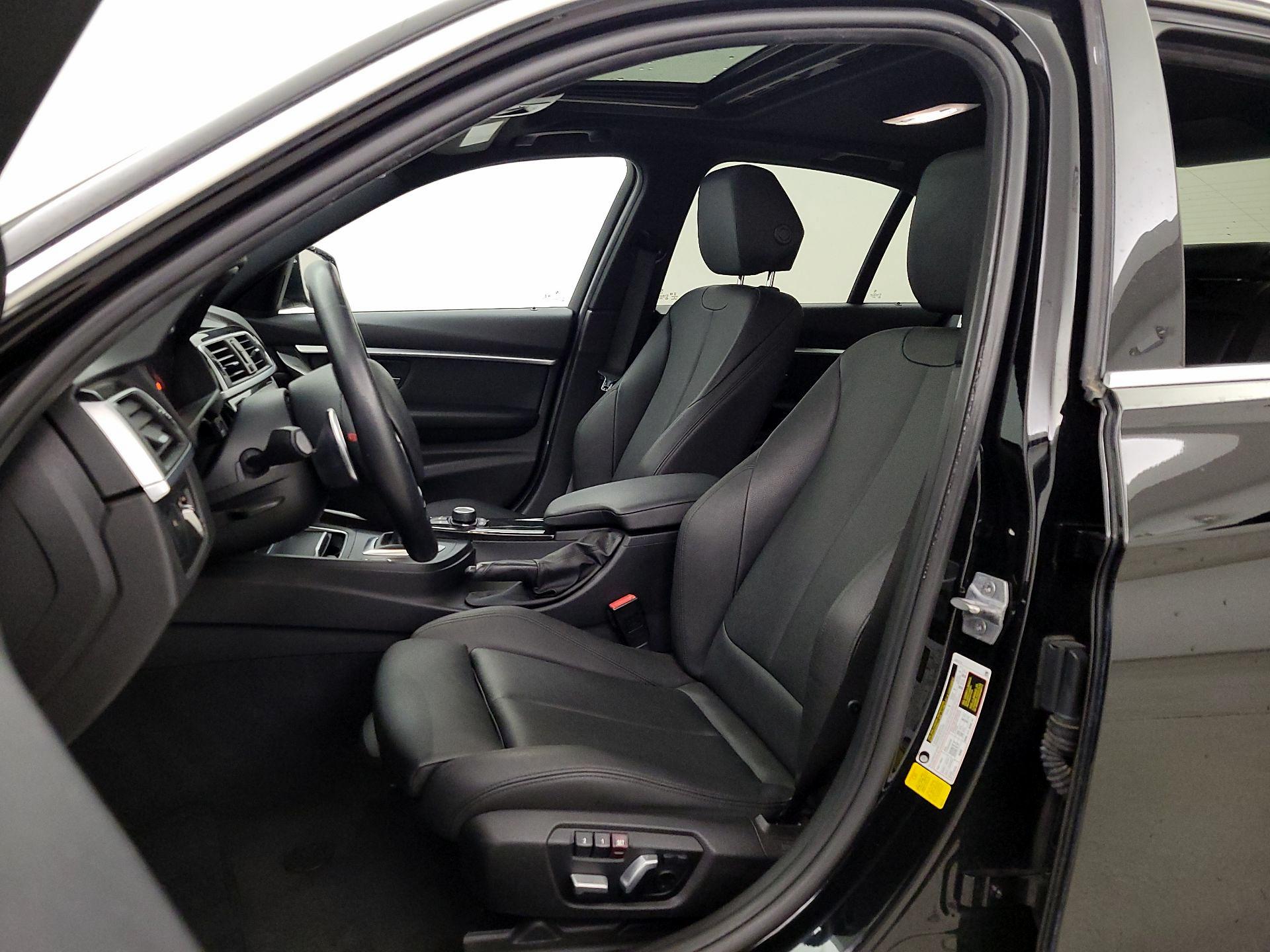 Thumbnail: 2018 BMW 3 Series - 11