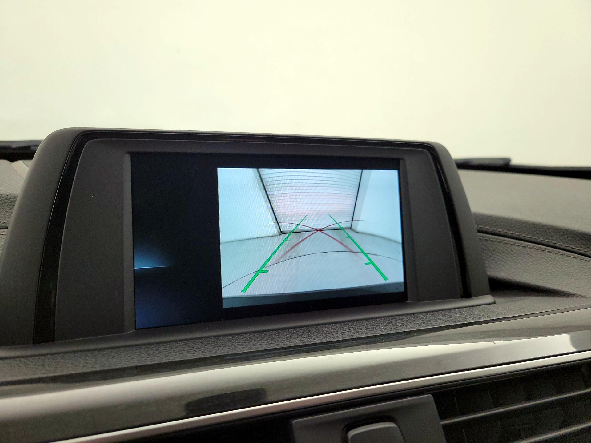 Thumbnail: 2018 BMW 3 Series - 15