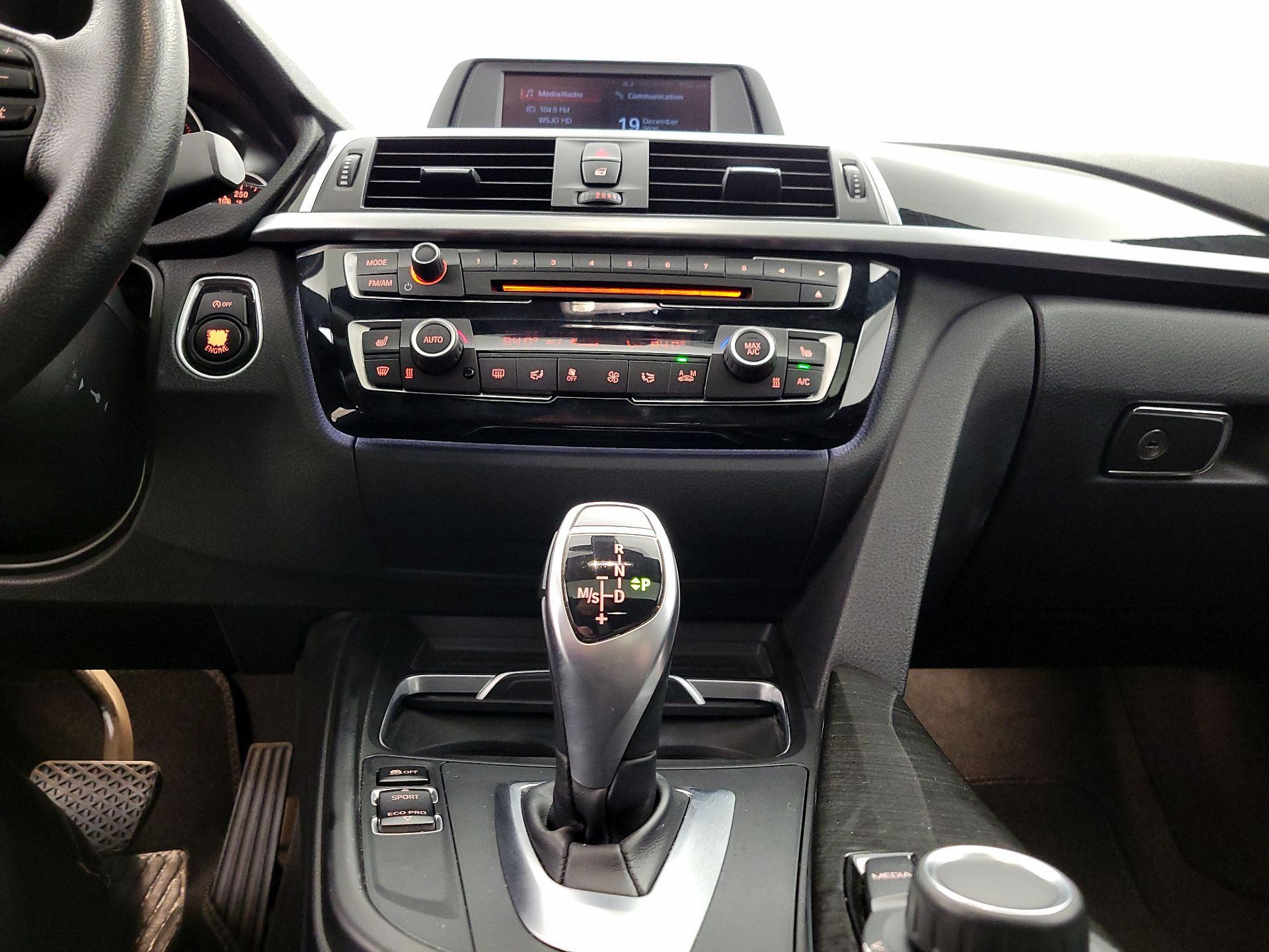 Thumbnail: 2018 BMW 3 Series - 18