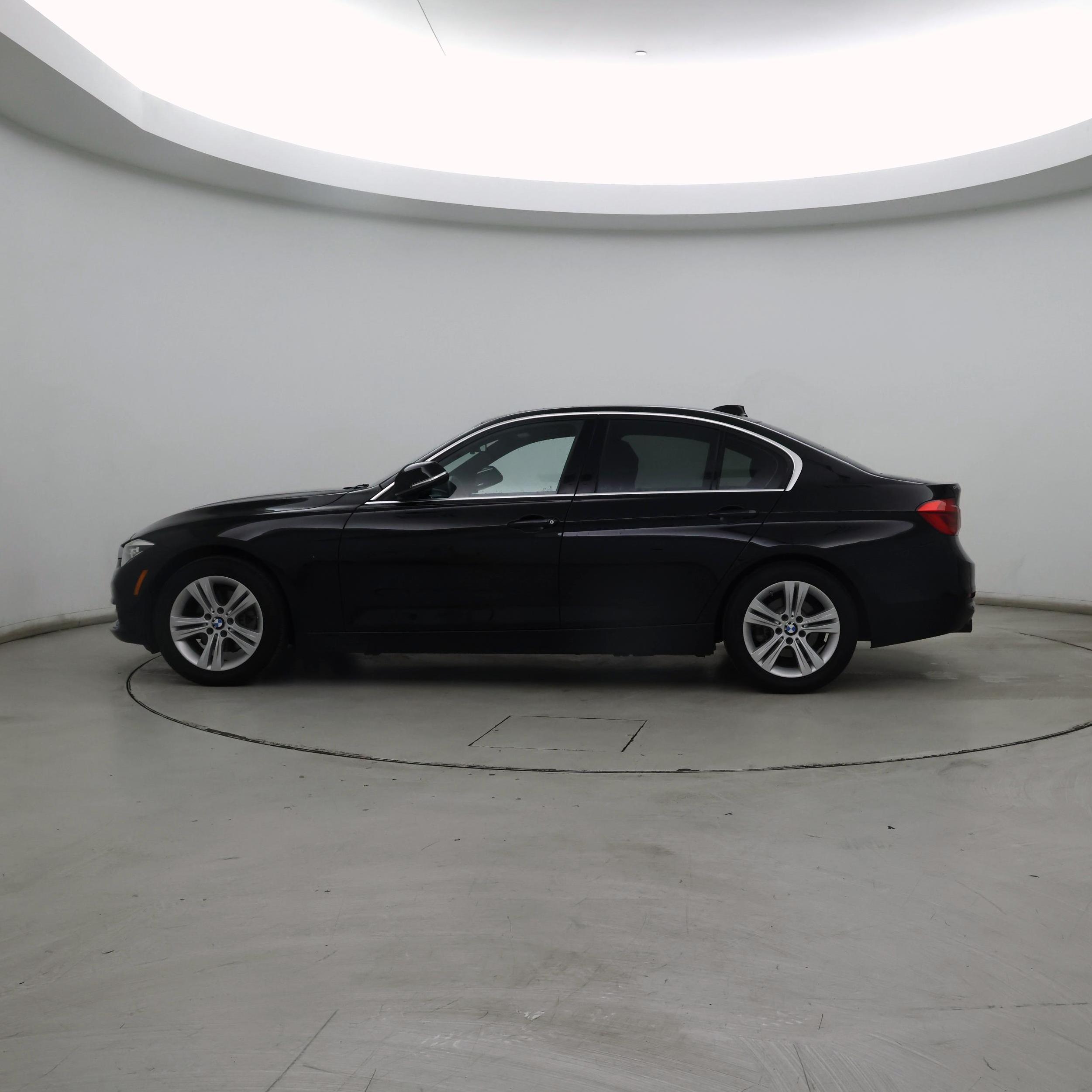 Thumbnail: 2018 BMW 3 Series - 3