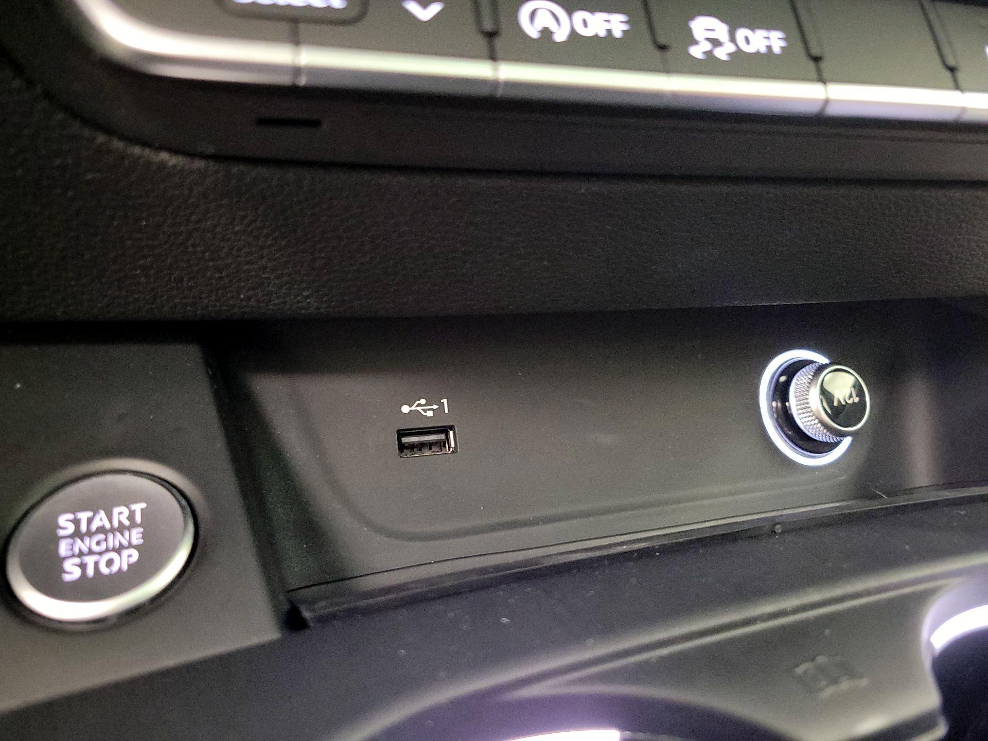 Thumbnail: 2019 Audi A4 - 19