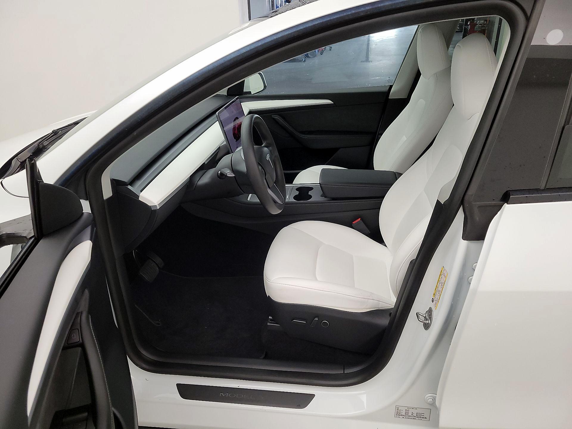 Thumbnail: 2023 Tesla Model Y - 11