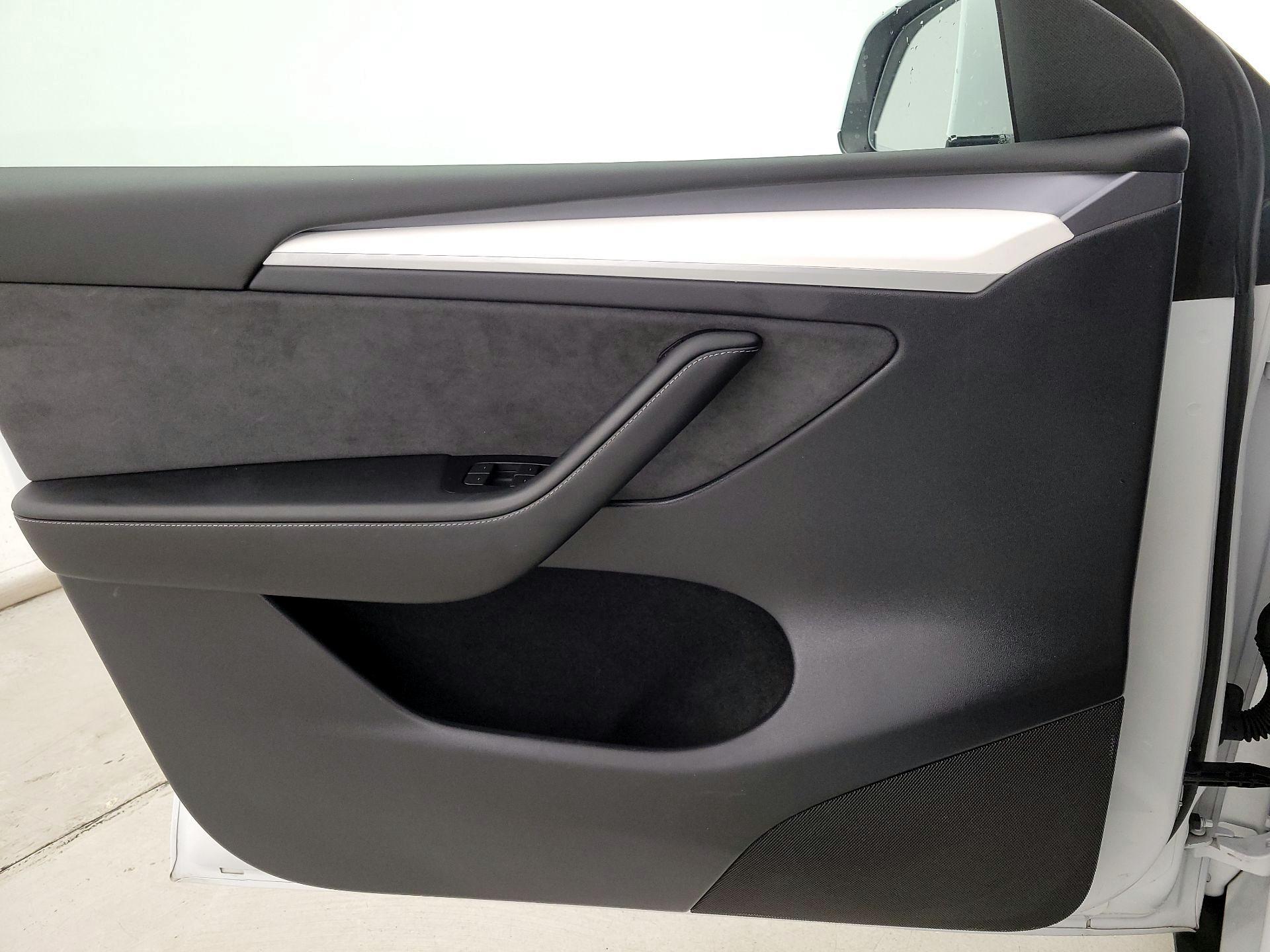 Thumbnail: 2023 Tesla Model Y - 12