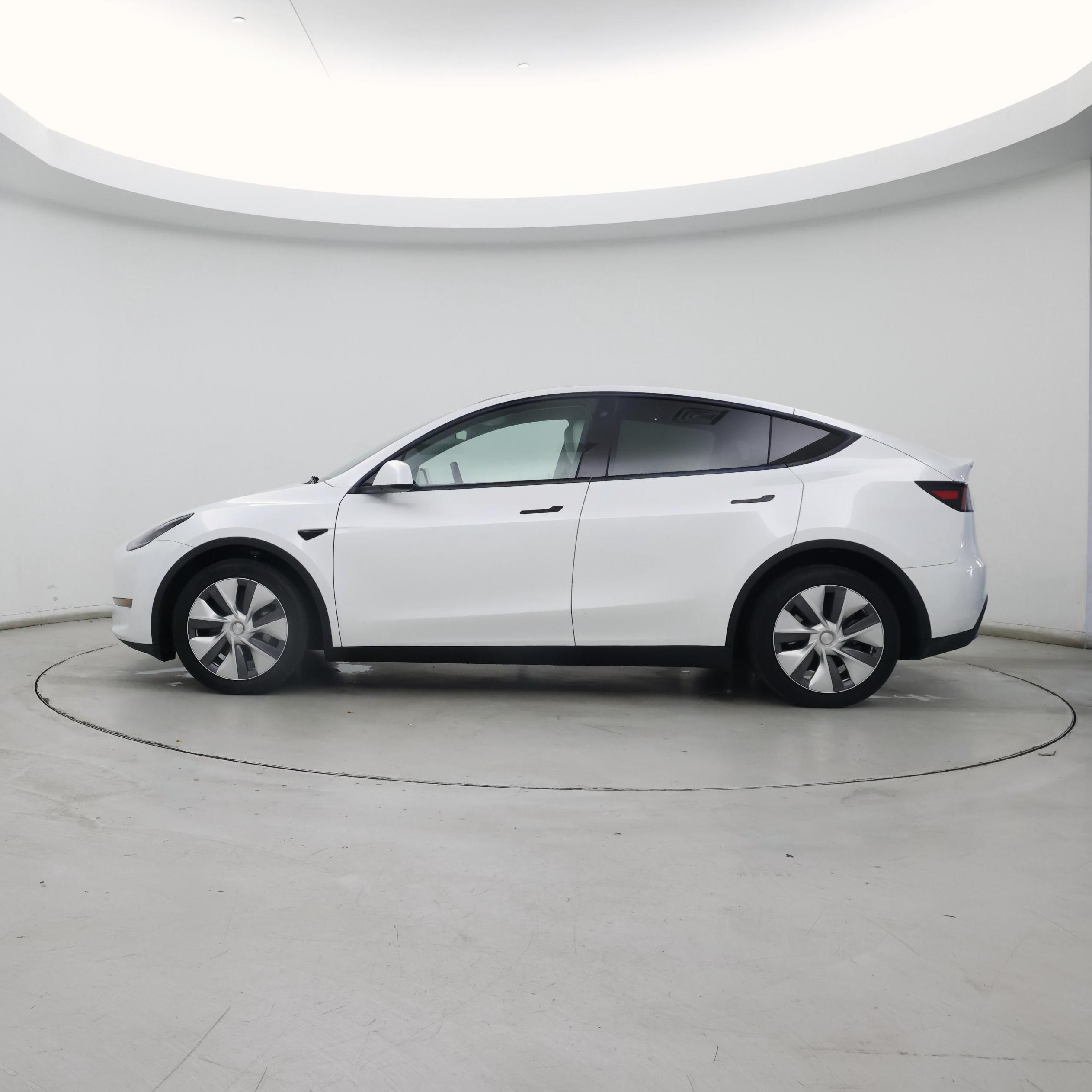 Thumbnail: 2023 Tesla Model Y - 3