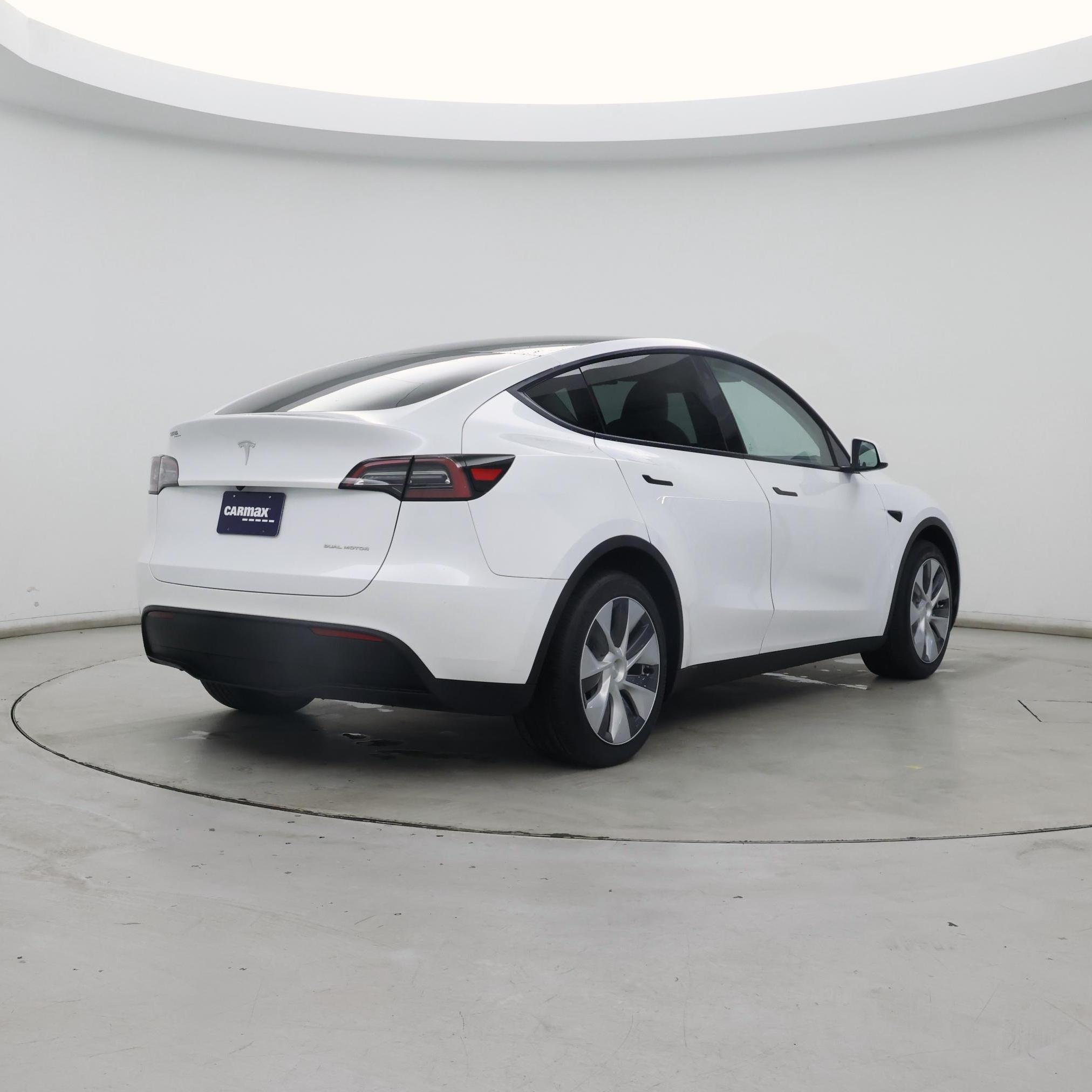 Thumbnail: 2023 Tesla Model Y - 8