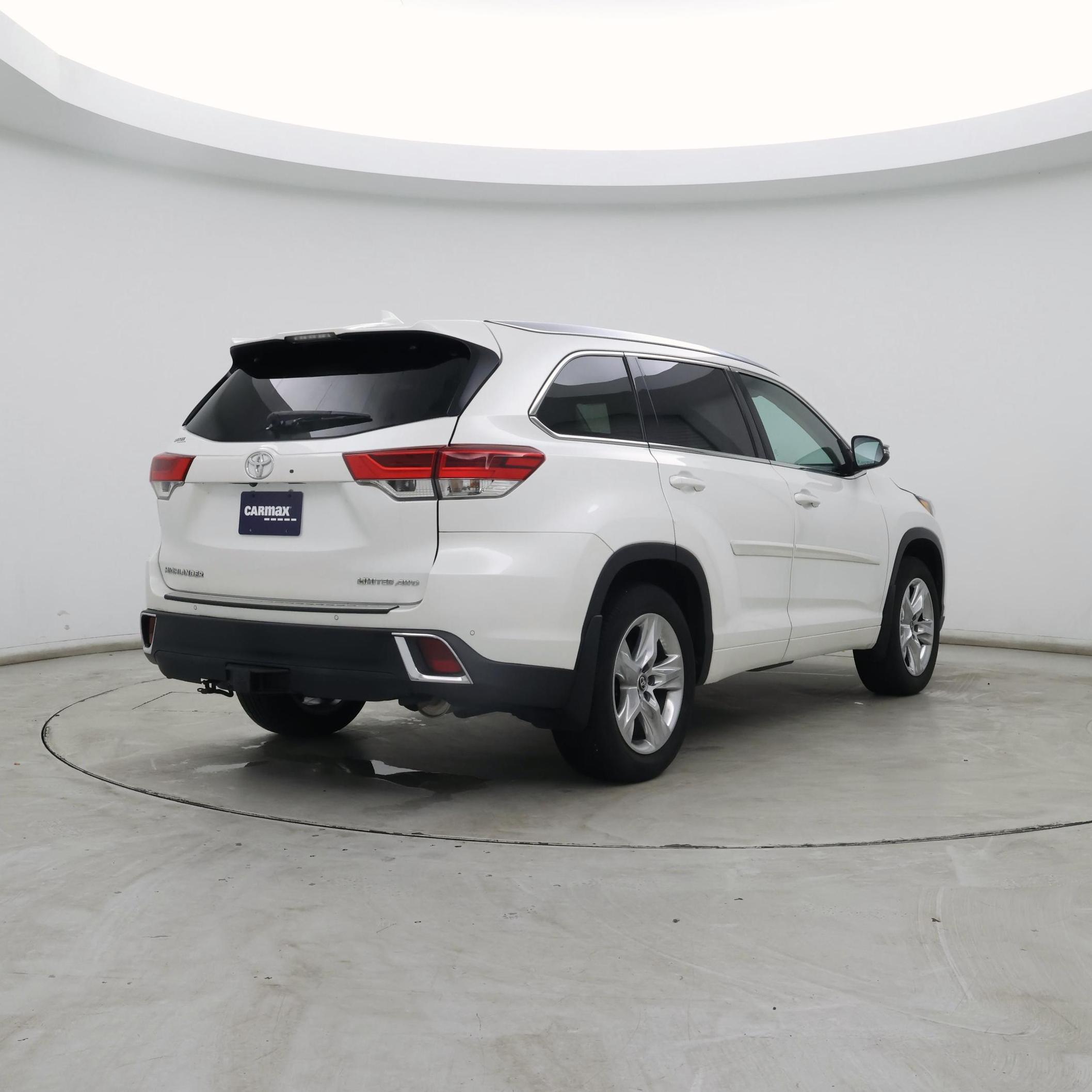 Thumbnail: 2018 Toyota Highlander - 8
