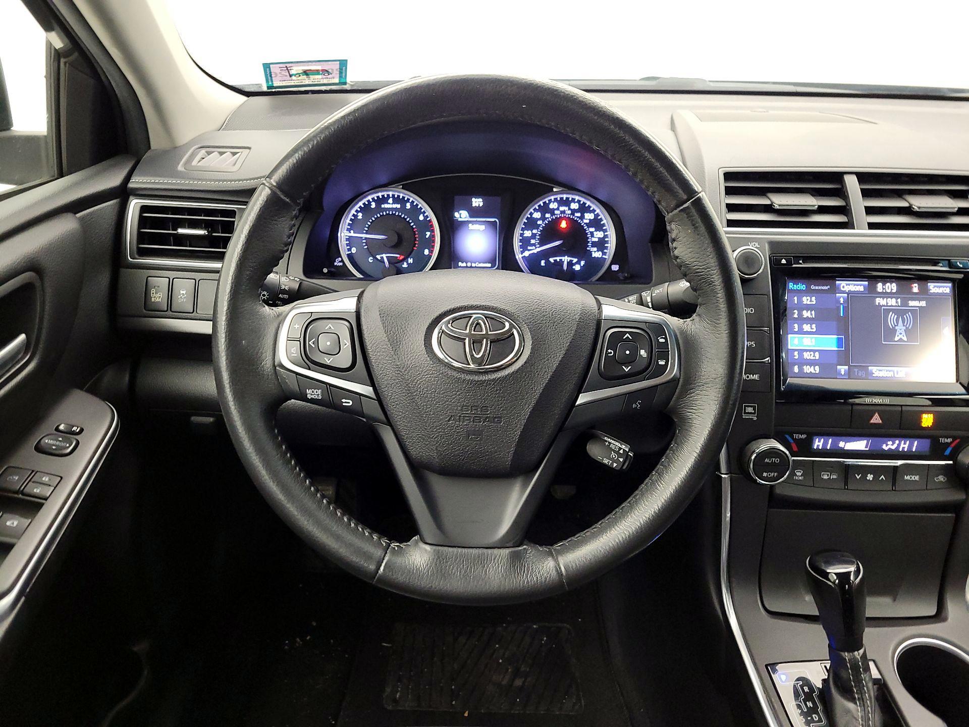 Thumbnail: 2017 Toyota Camry - 10