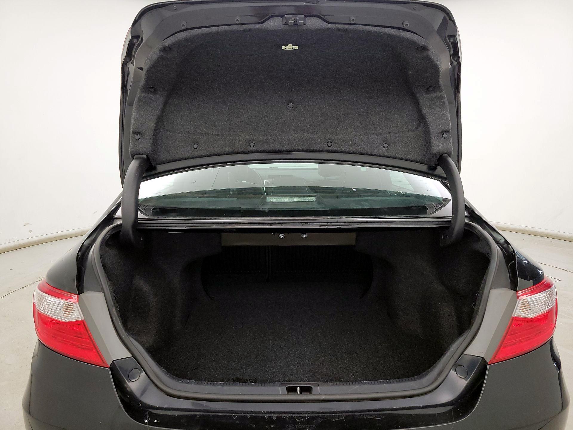 Thumbnail: 2017 Toyota Camry - 19