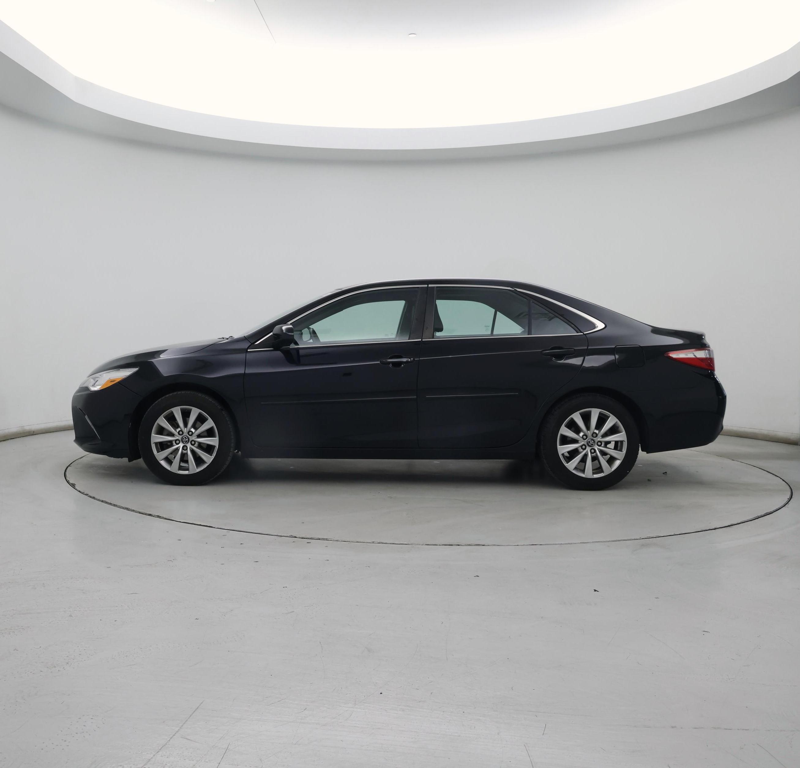 Thumbnail: 2017 Toyota Camry - 3