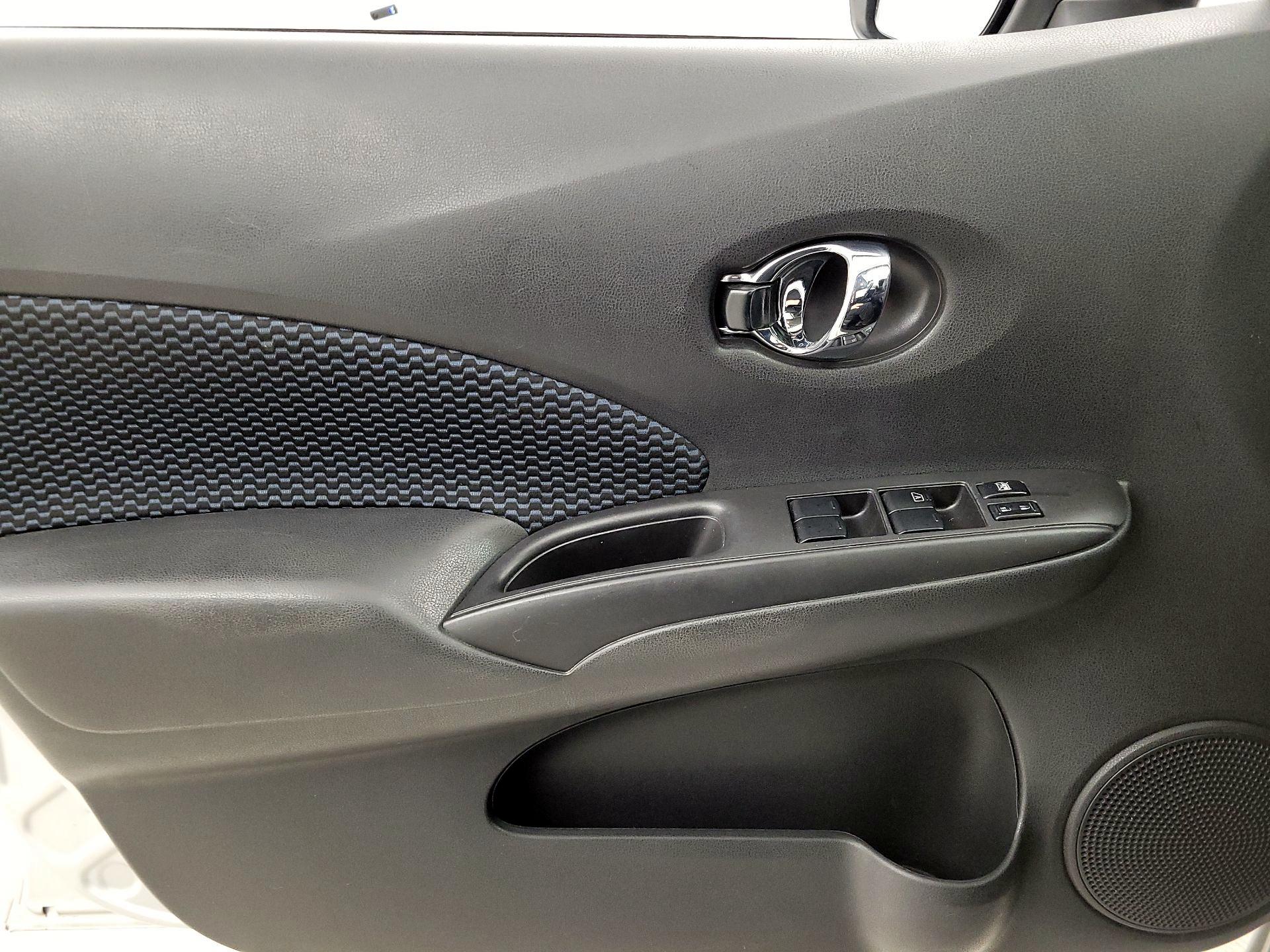 Thumbnail: 2017 Nissan Versa Note - 12