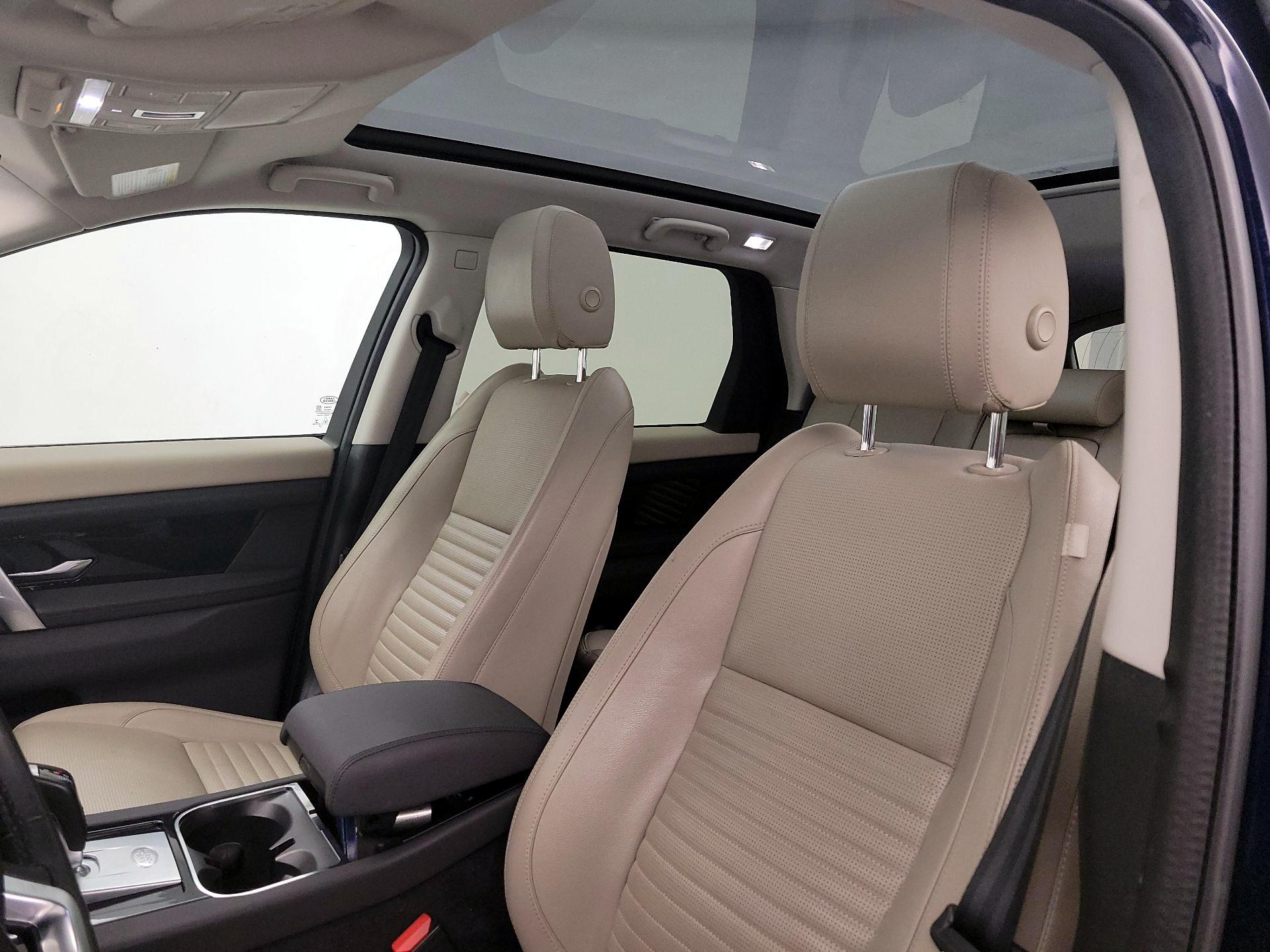 Thumbnail: 2020 Land Rover Discovery Sport - 20