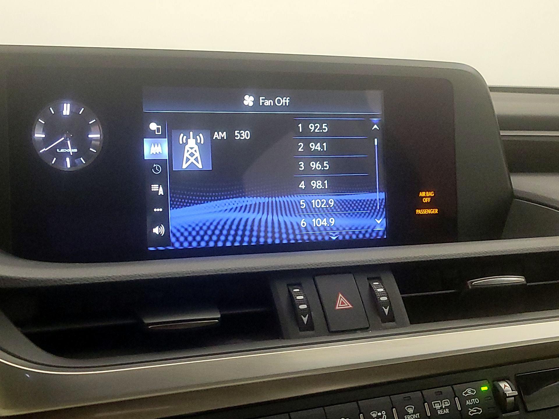 Thumbnail: 2021 Lexus ES - 15