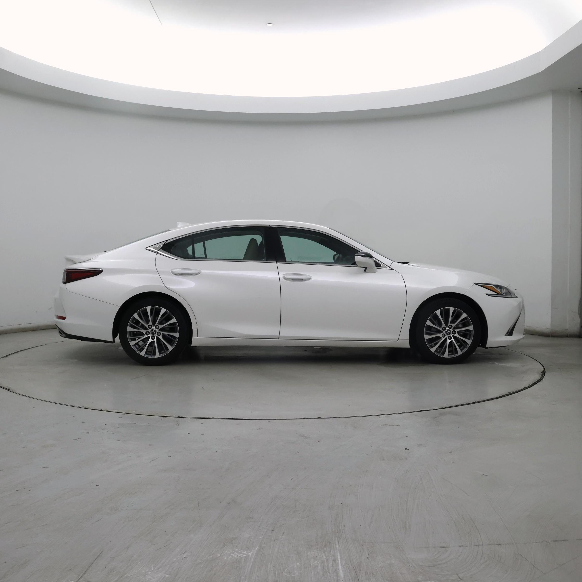 Thumbnail: 2021 Lexus ES - 7