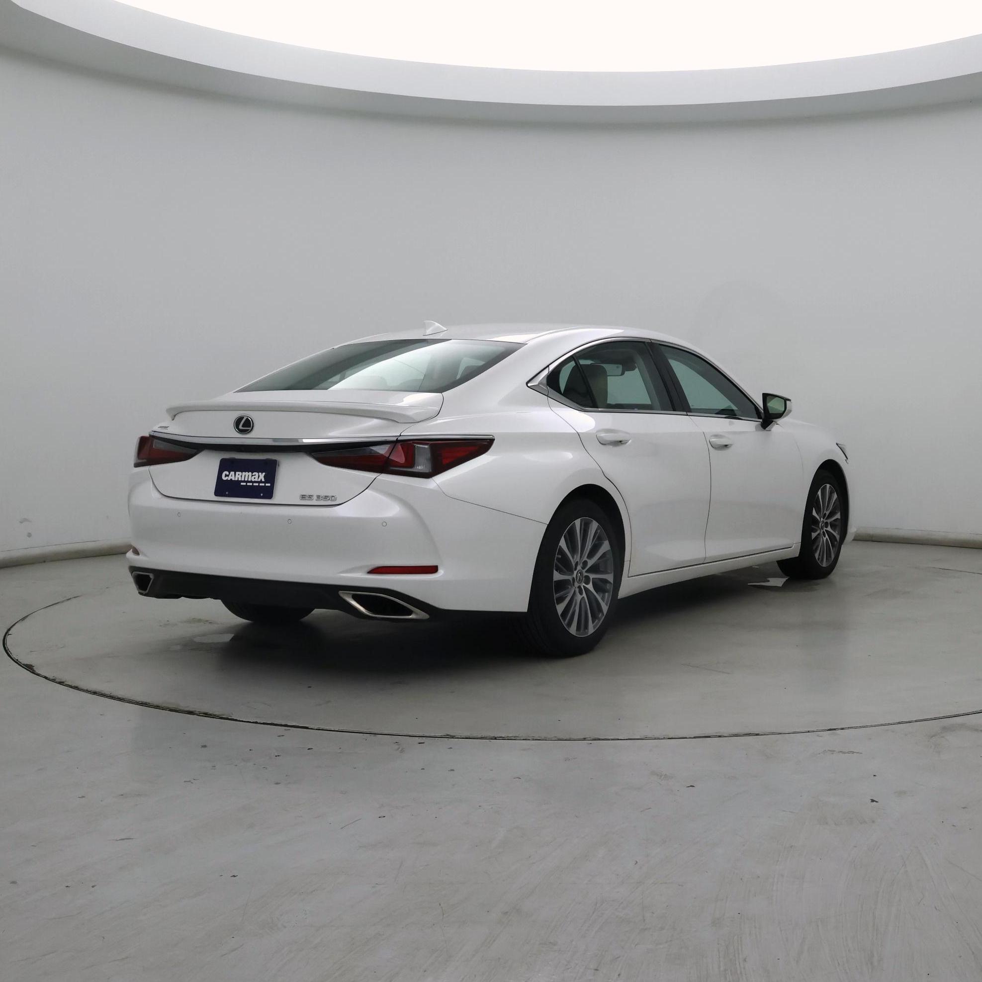 Thumbnail: 2021 Lexus ES - 8