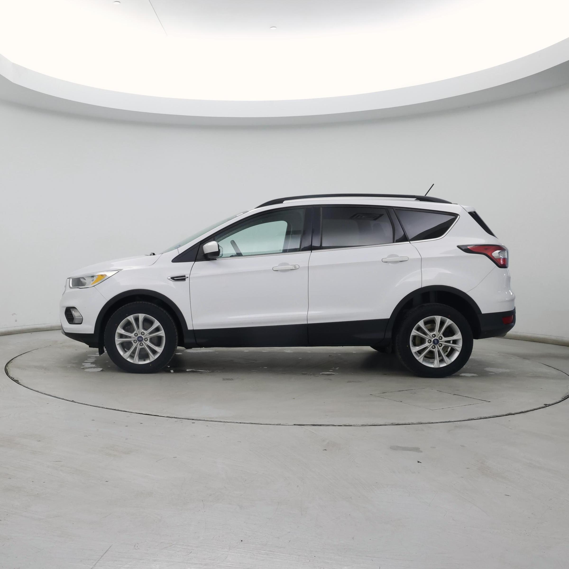 Thumbnail: 2018 Ford Escape - 3