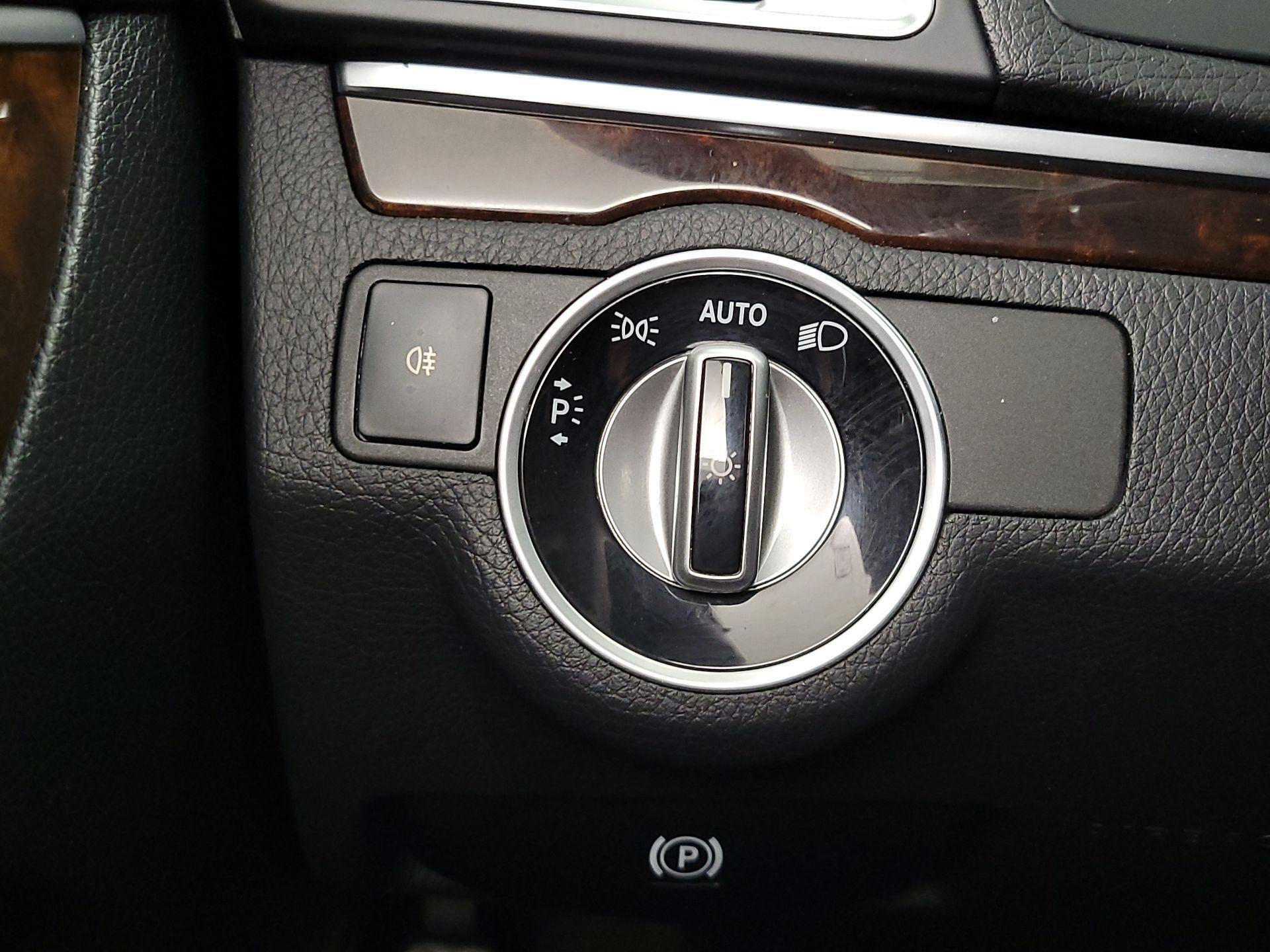 Thumbnail: 2015 Mercedes-Benz E-Class - 13