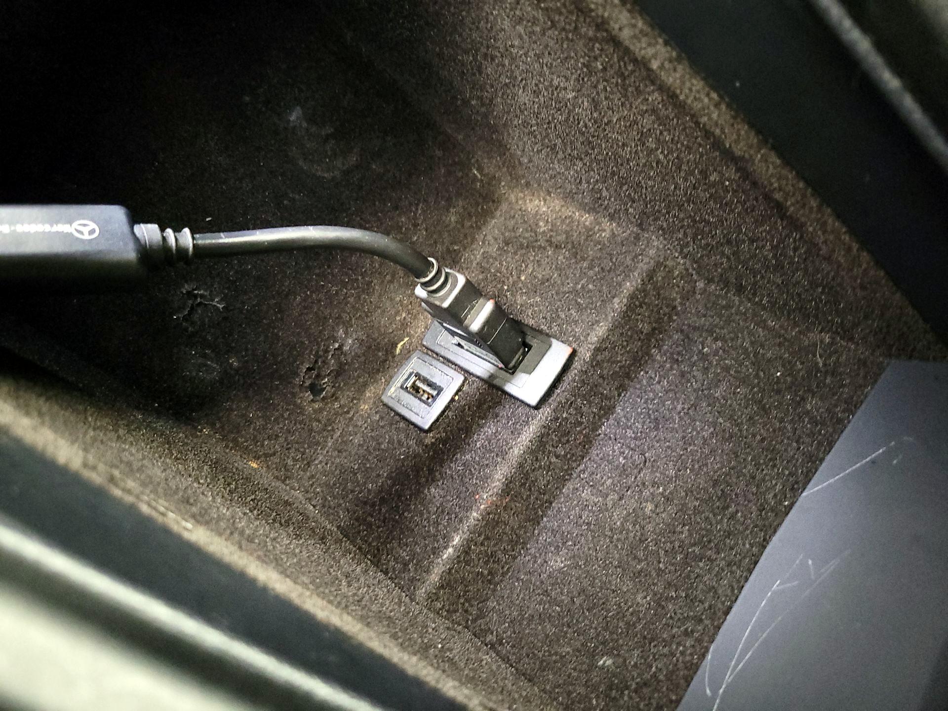 Thumbnail: 2015 Mercedes-Benz E-Class - 19