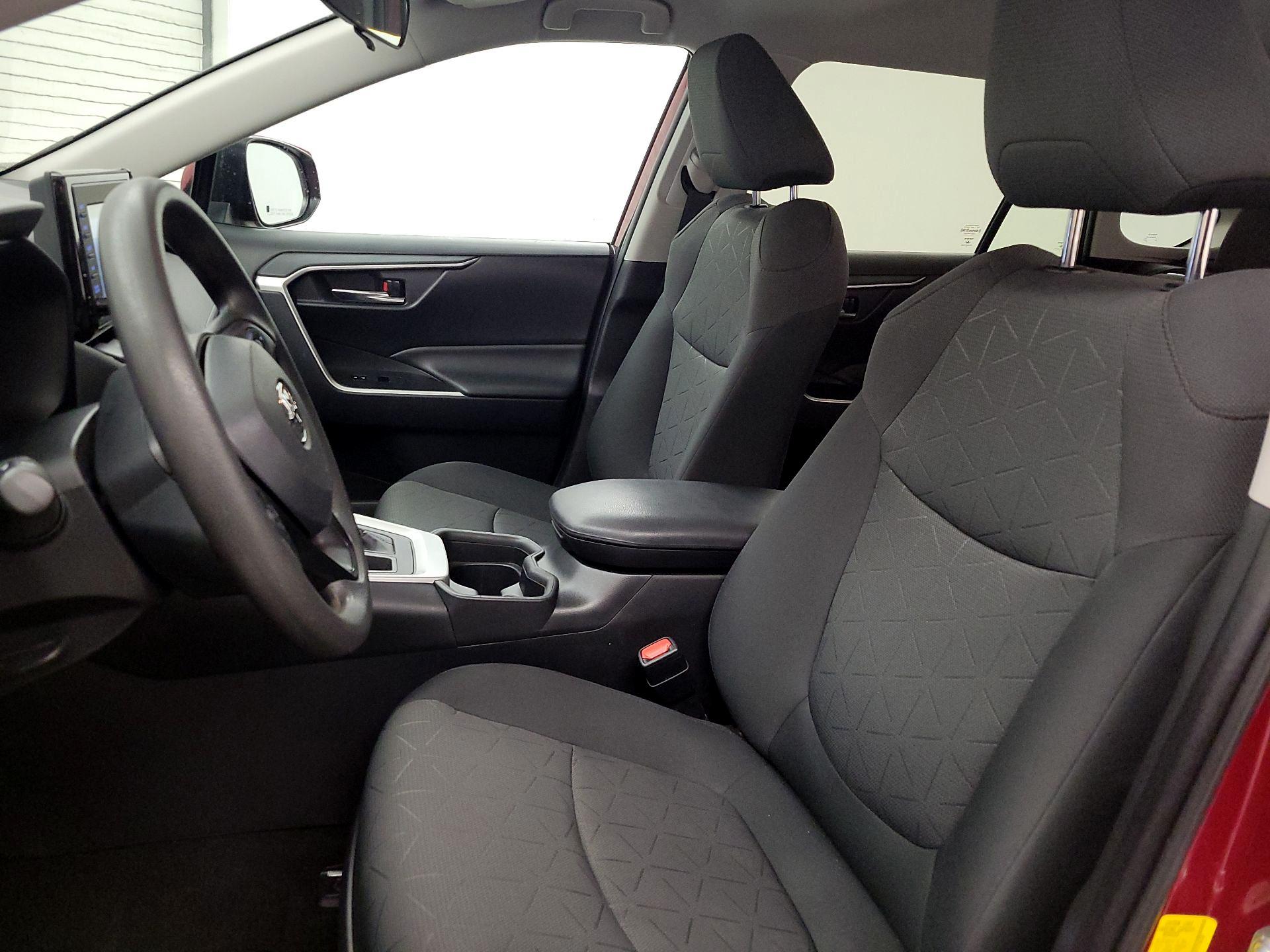 Thumbnail: 2020 Toyota RAV4 - 11