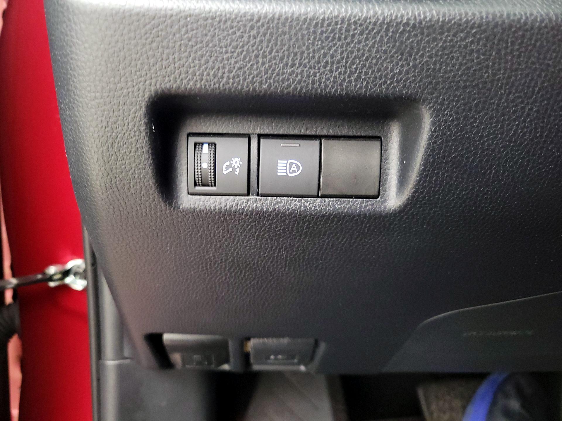 Thumbnail: 2020 Toyota RAV4 - 13