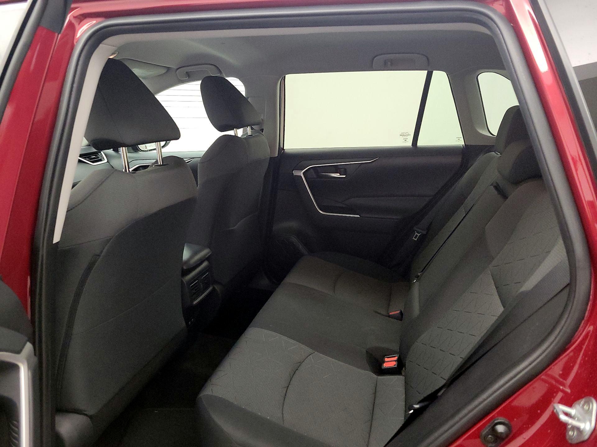 Thumbnail: 2020 Toyota RAV4 - 19