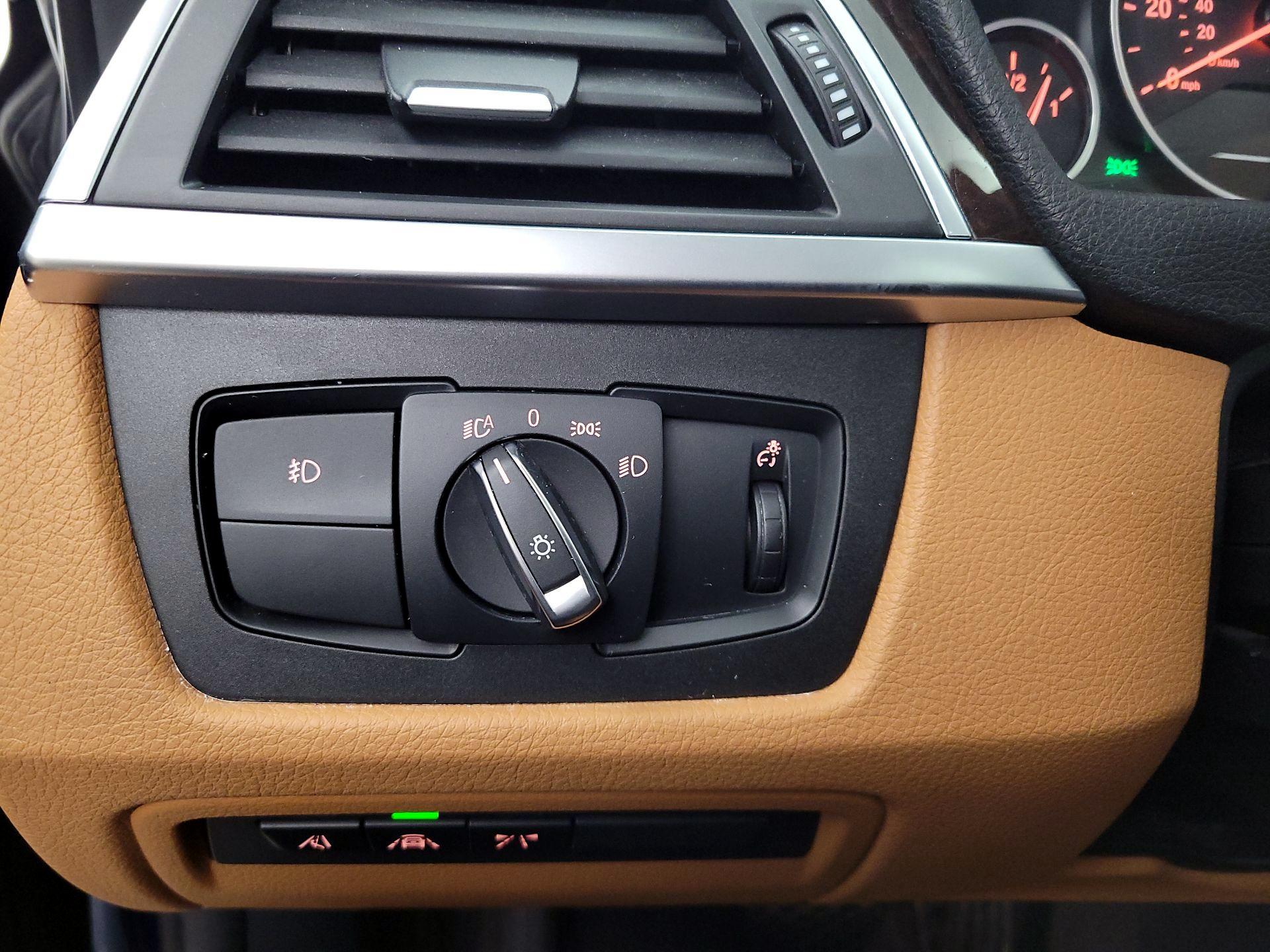 Thumbnail: 2018 BMW 3 Series - 13