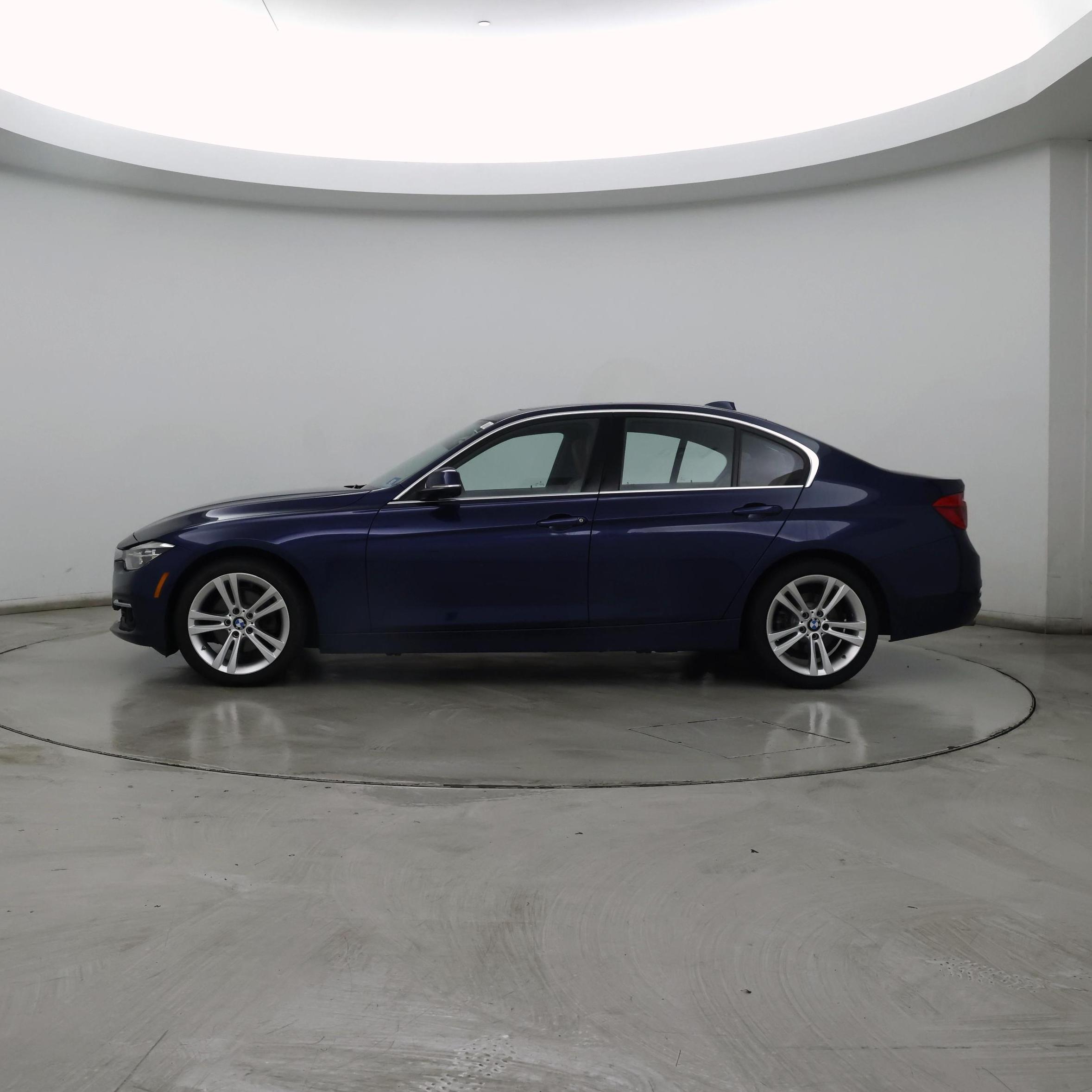 Thumbnail: 2018 BMW 3 Series - 3