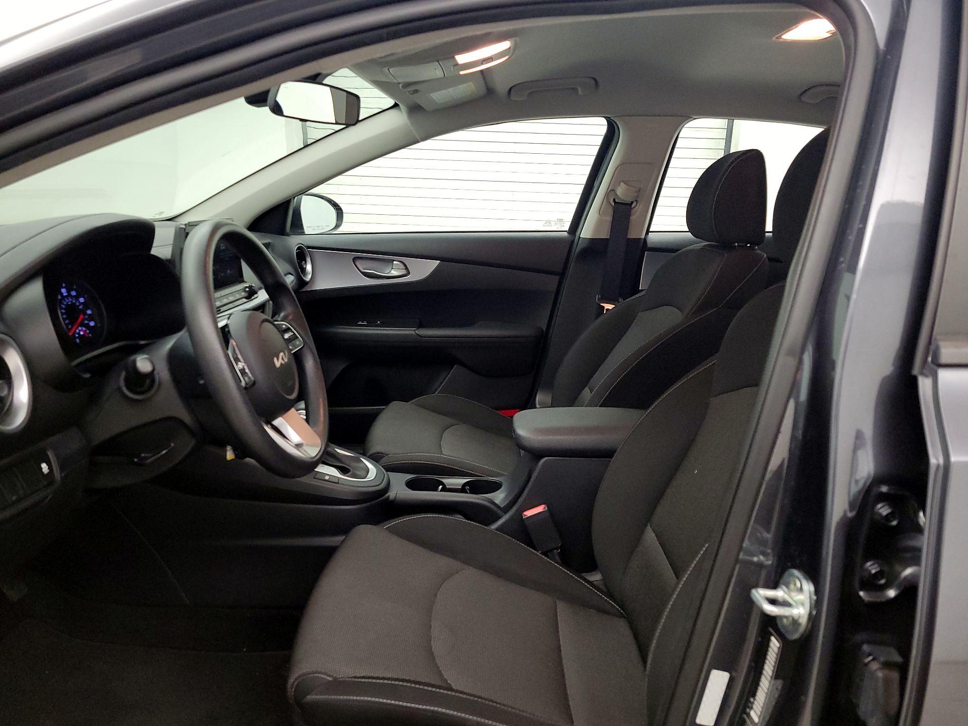 Thumbnail: 2022 Kia Forte - 11