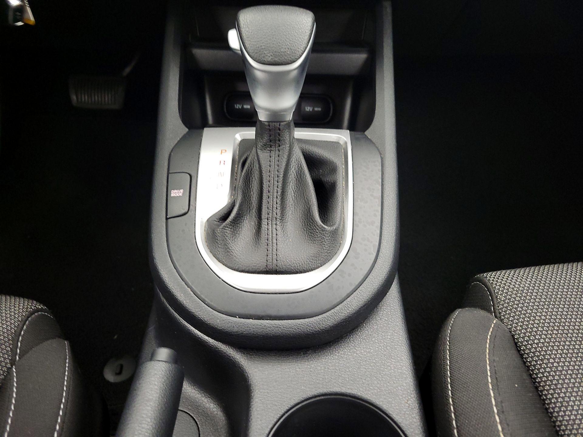 Thumbnail: 2022 Kia Forte - 17