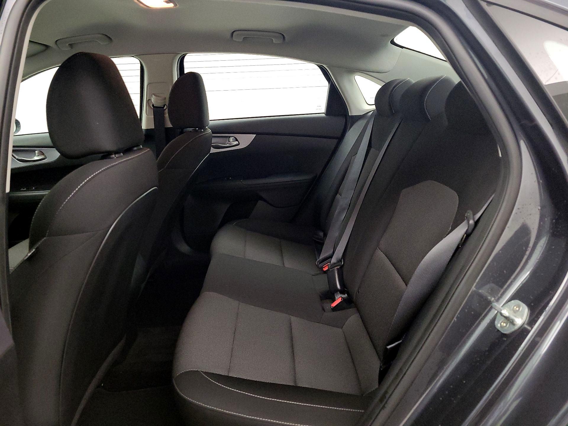 Thumbnail: 2022 Kia Forte - 19