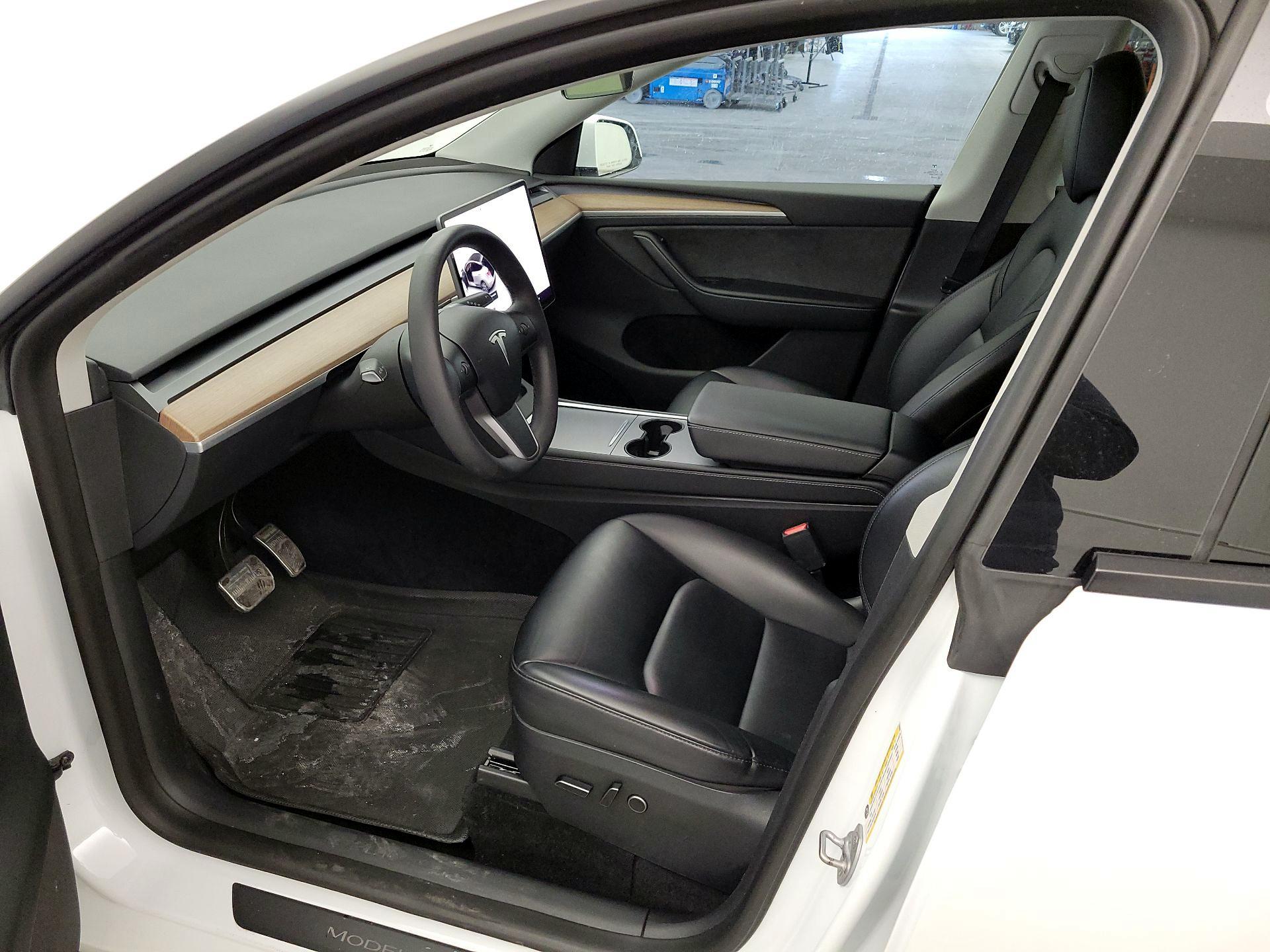 Thumbnail: 2023 Tesla Model Y - 11