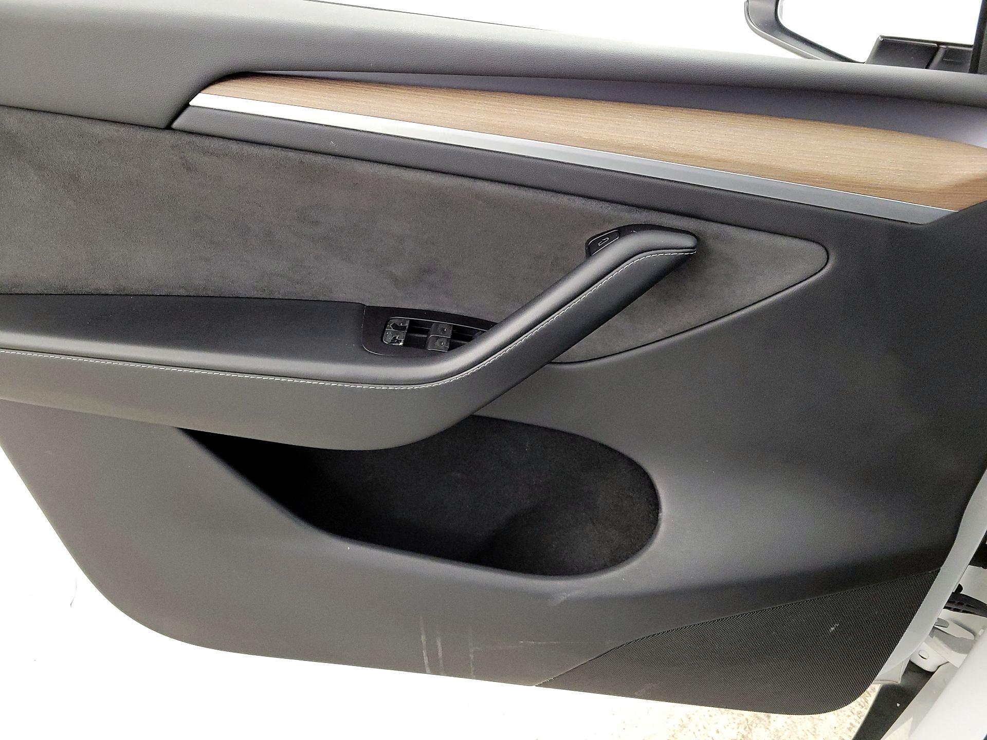 Thumbnail: 2023 Tesla Model Y - 12