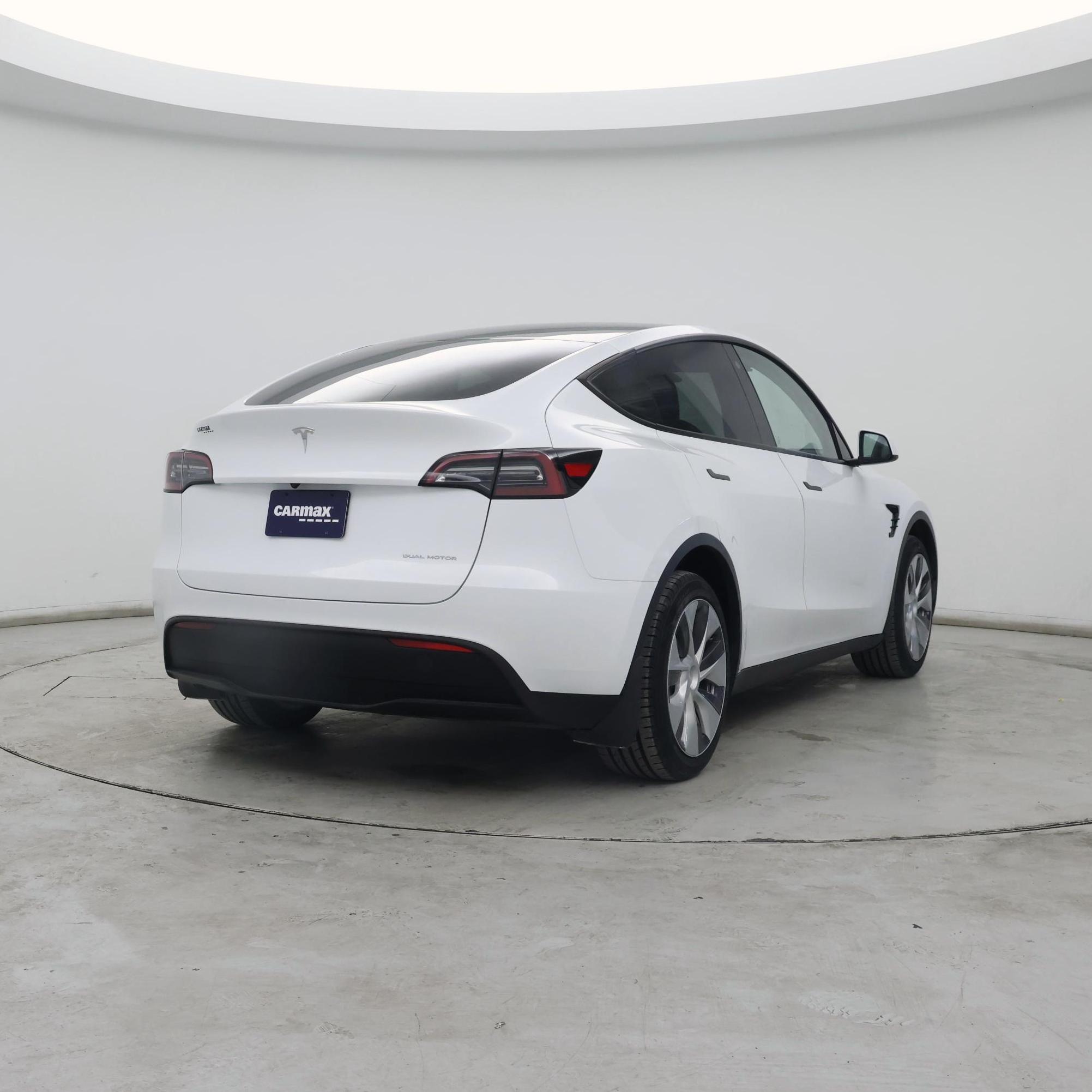 Thumbnail: 2023 Tesla Model Y - 8
