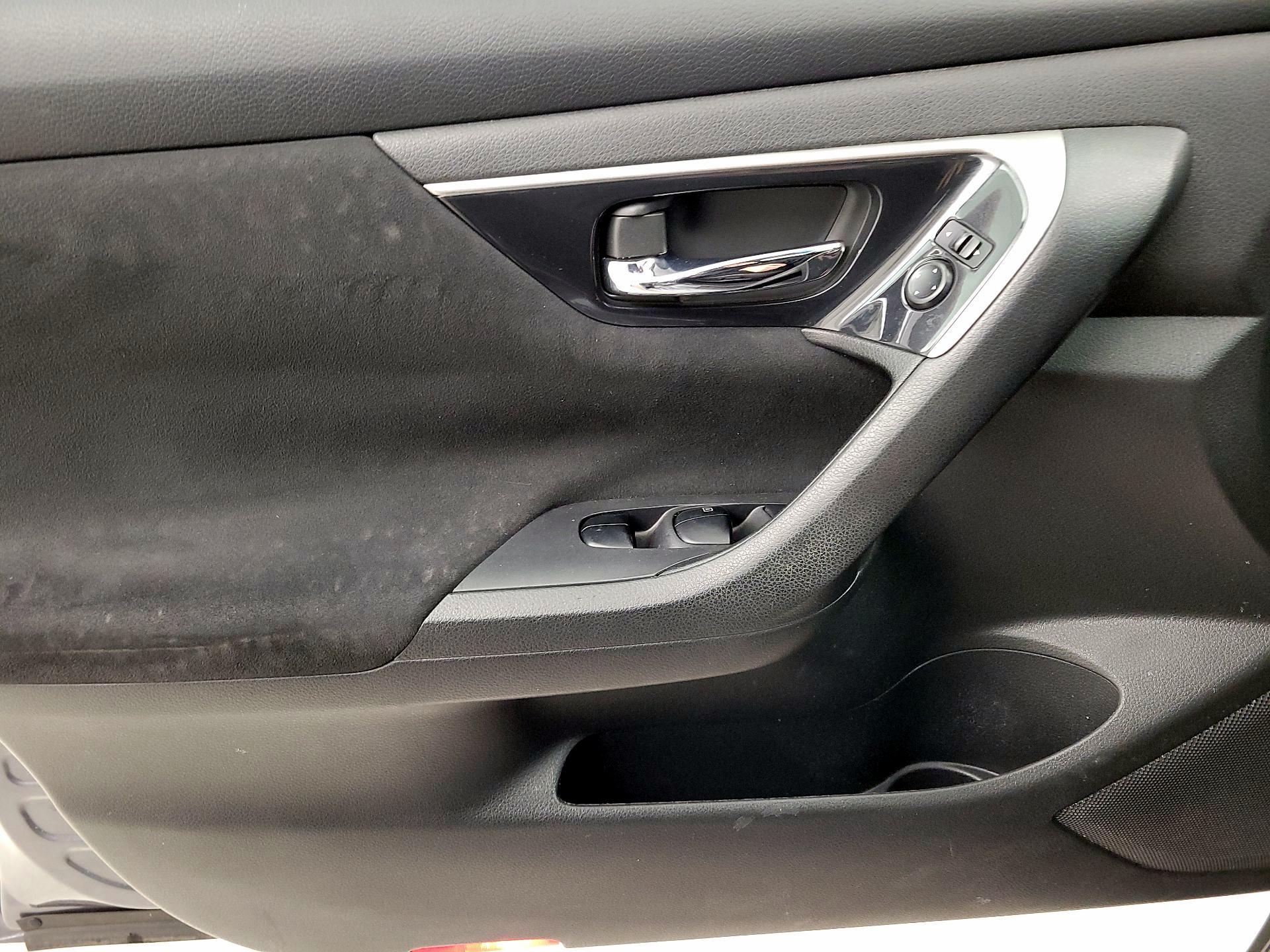 Thumbnail: 2014 Nissan Altima - 12